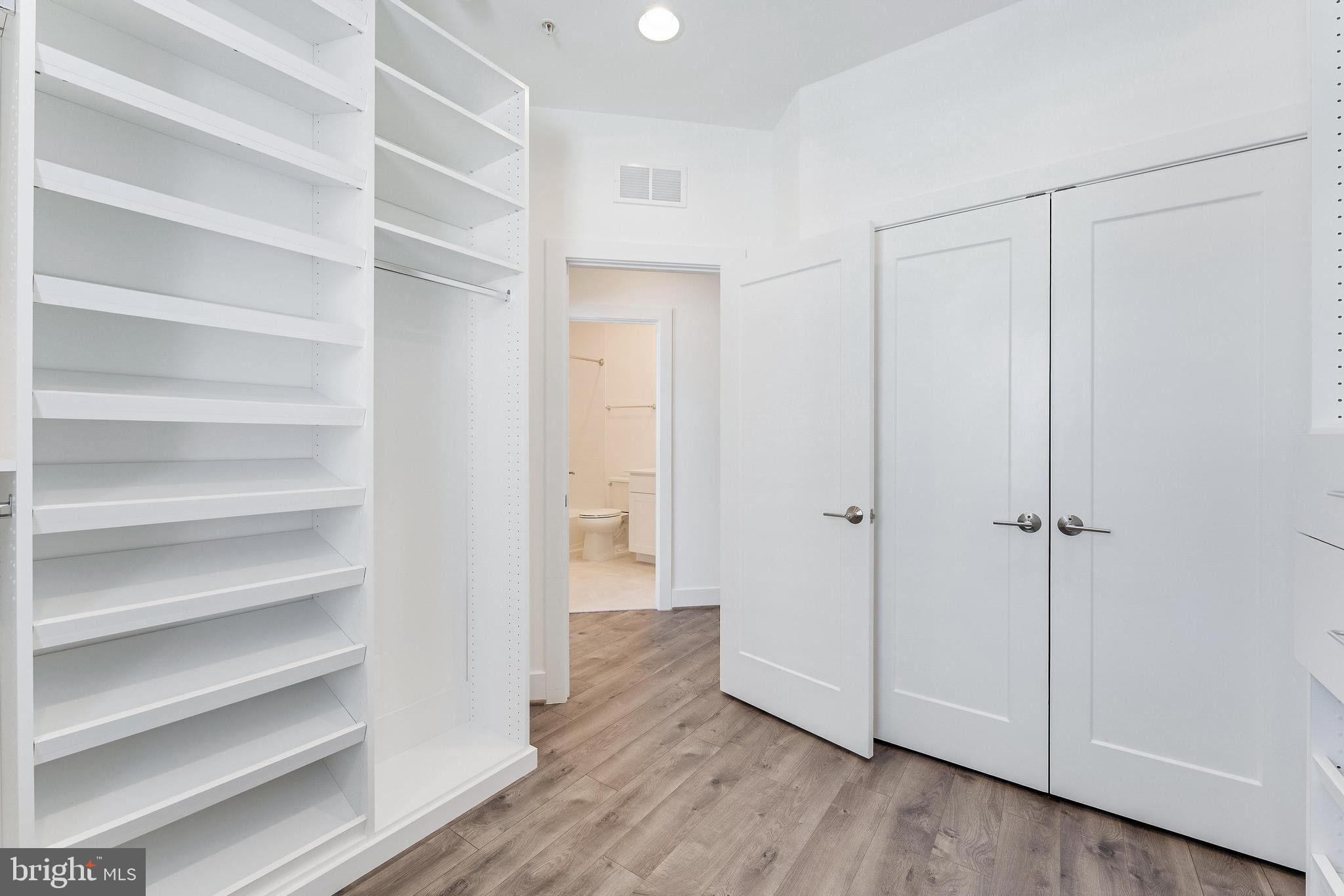 TOWER OAKS - Residential