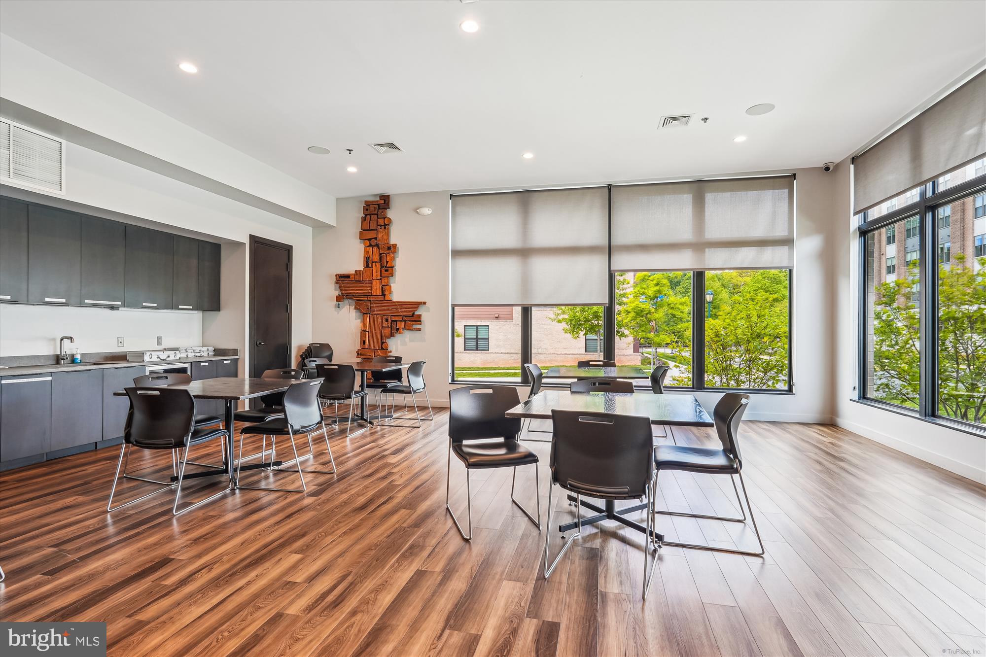 TOWER OAKS - Residential