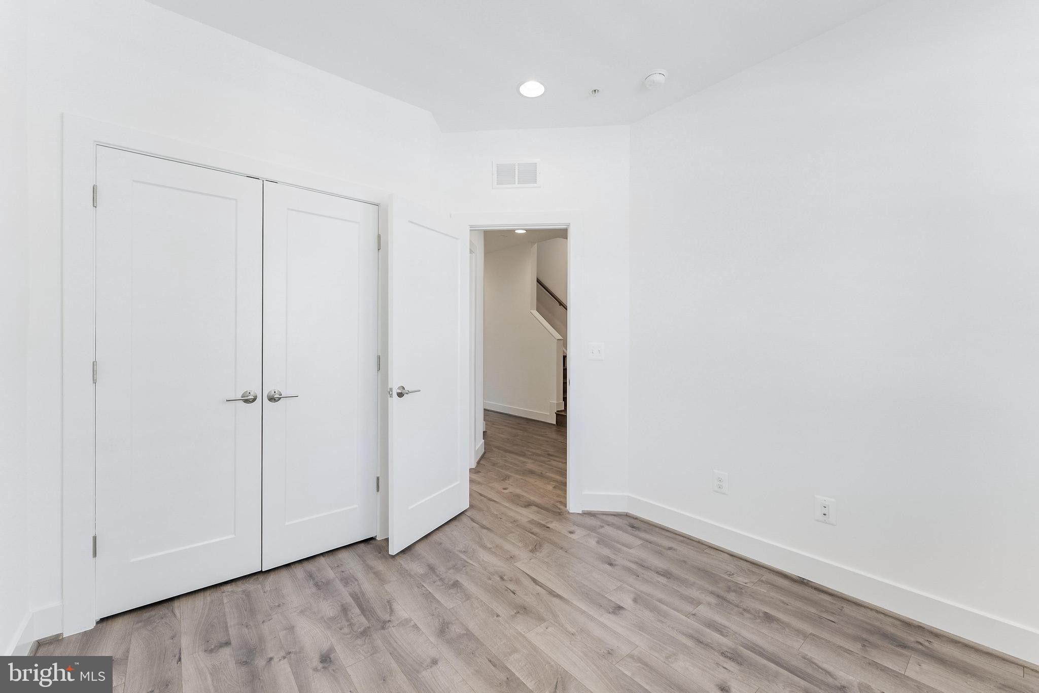 TOWER OAKS - Residential