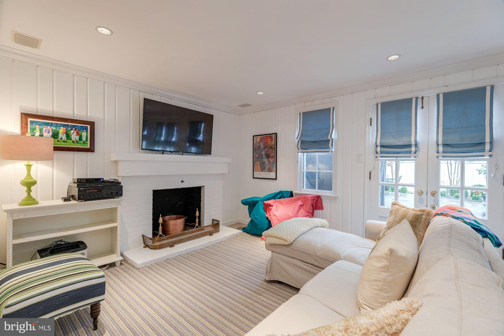 WESTMORELAND HILLS - Residential