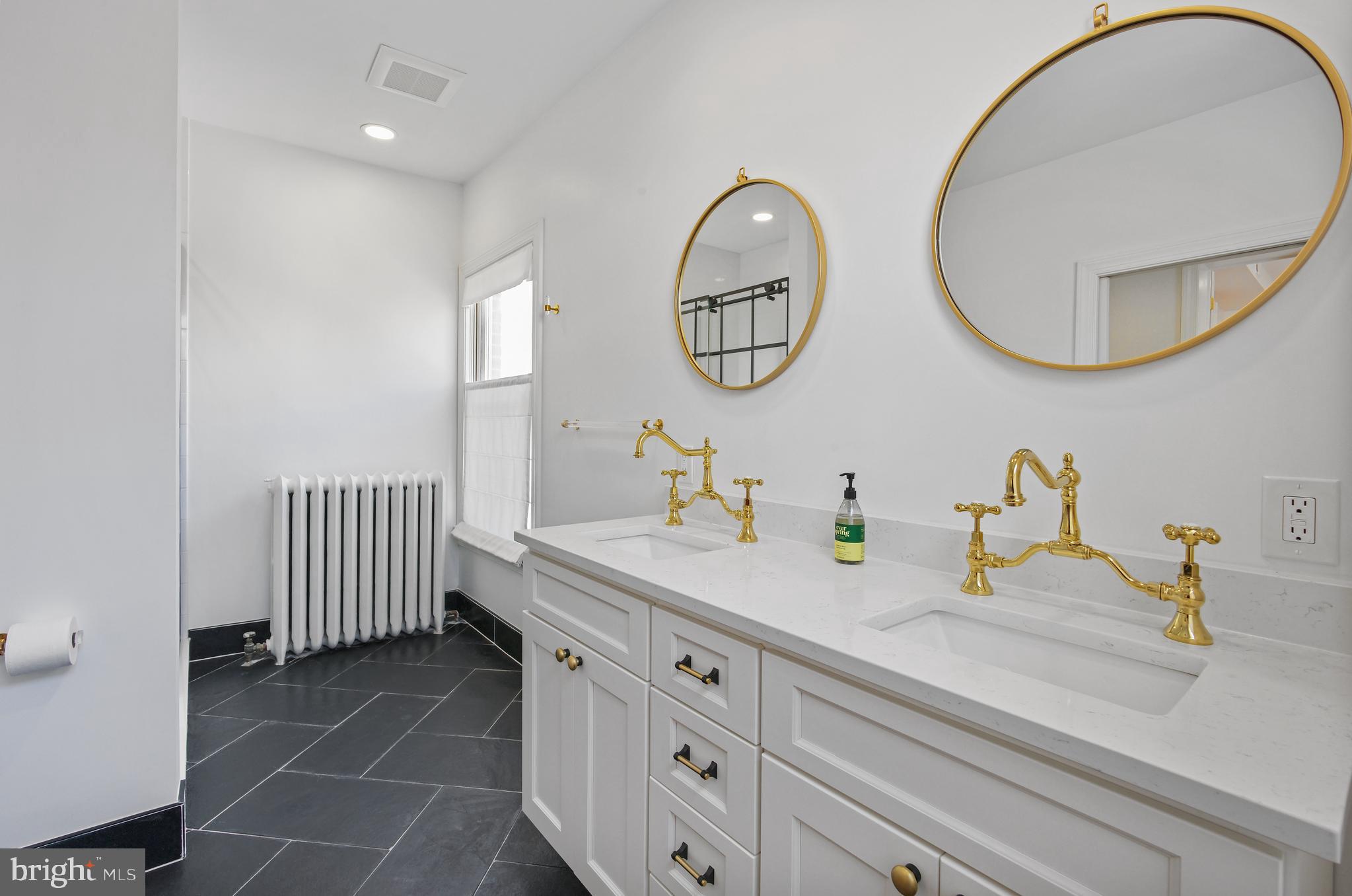 CAPITOL HILL - Residential