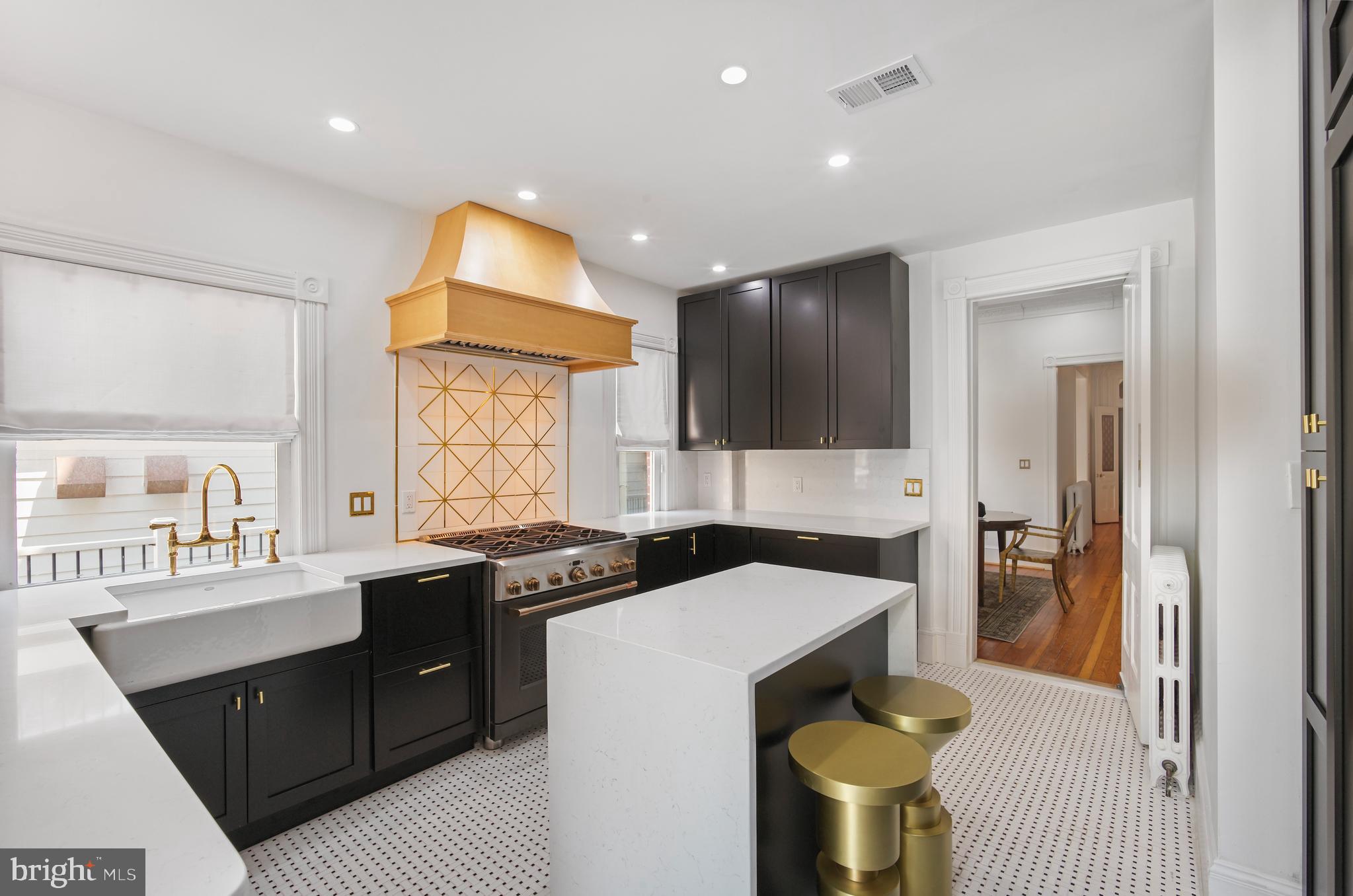 CAPITOL HILL - Residential
