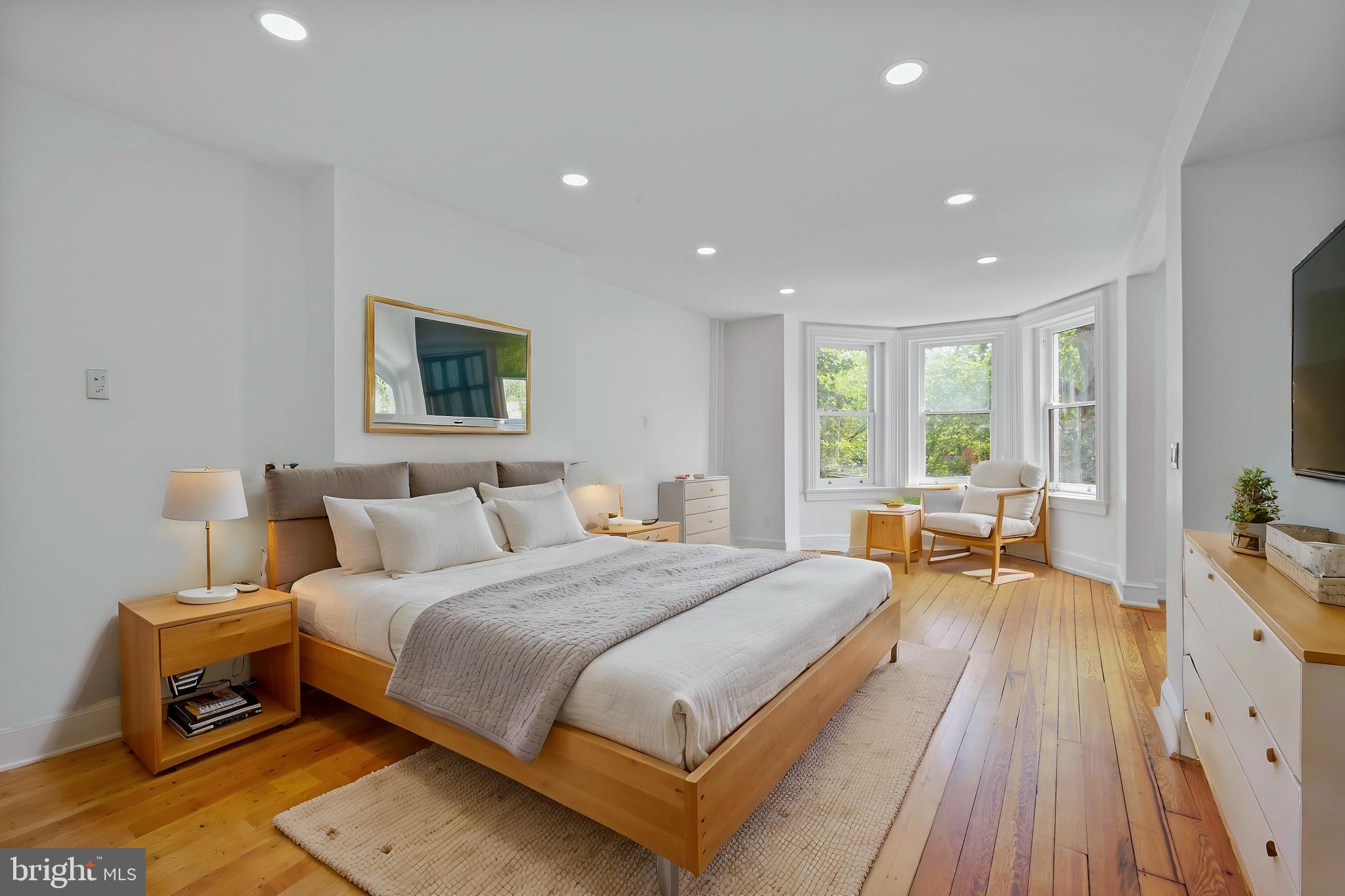 CAPITOL HILL - Residential