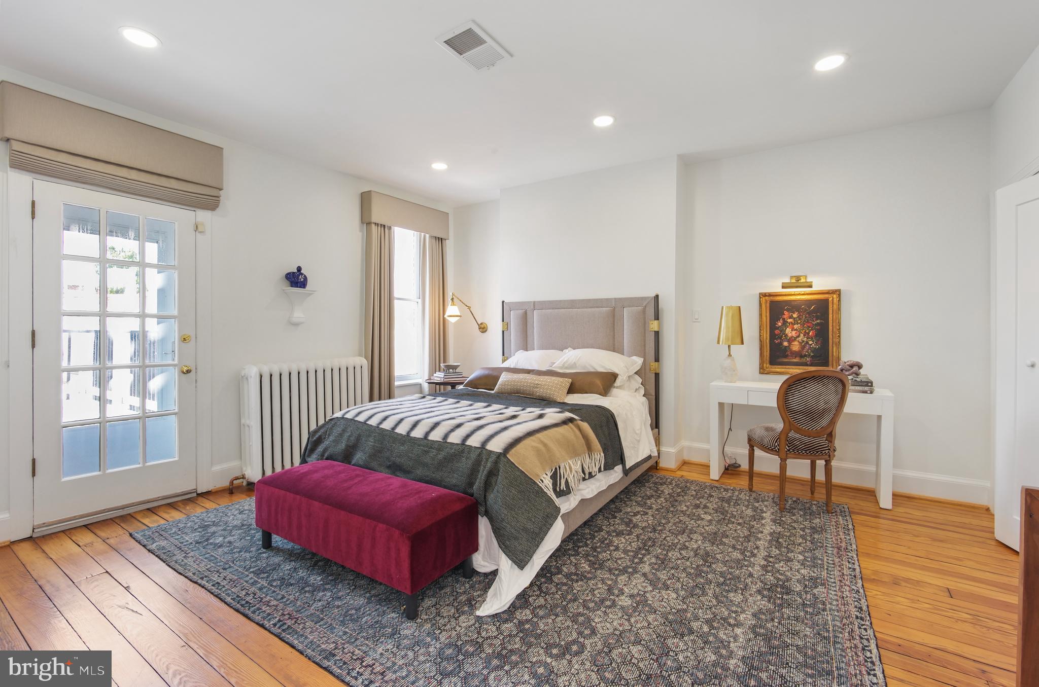 CAPITOL HILL - Residential