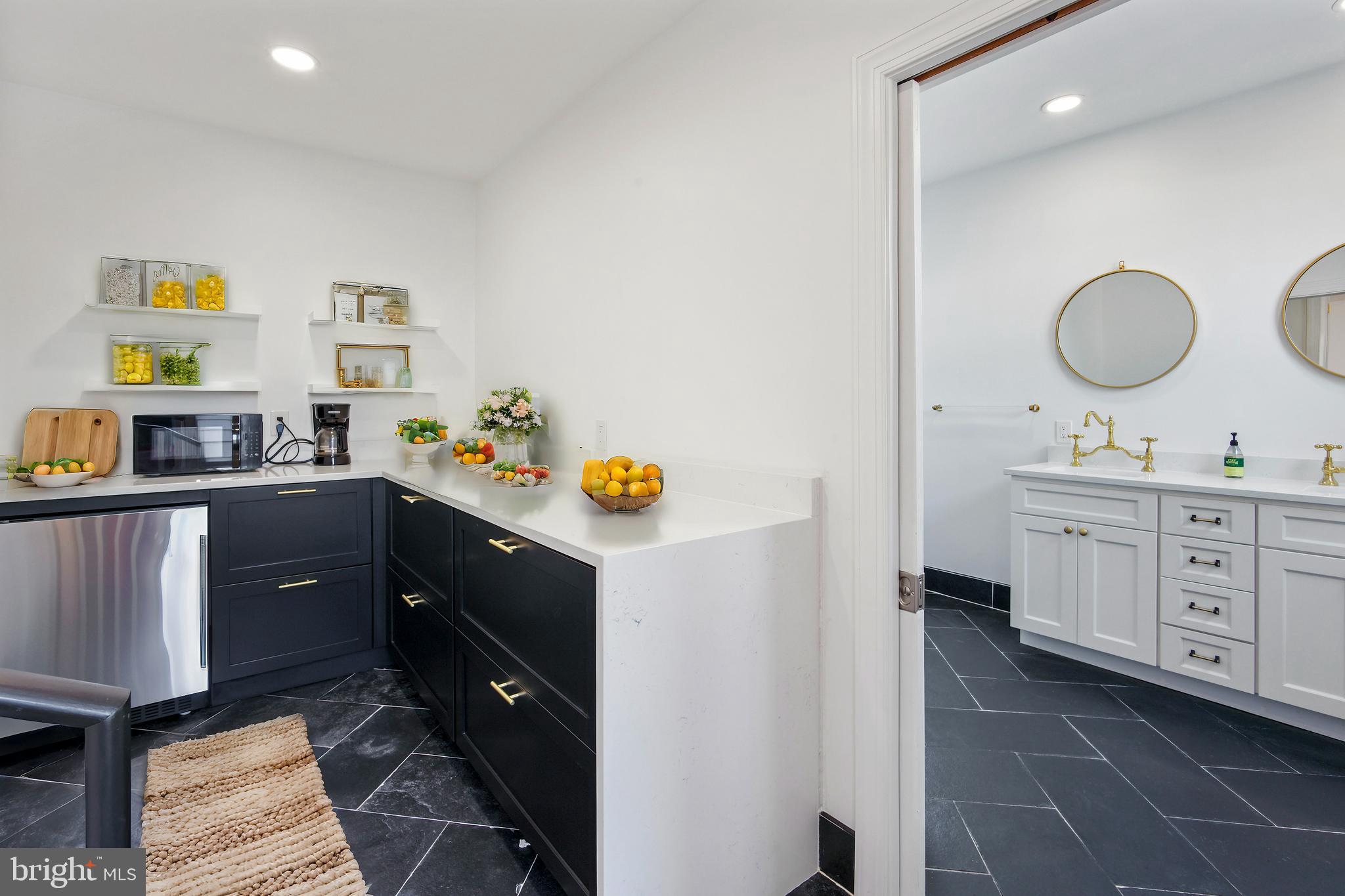 CAPITOL HILL - Residential