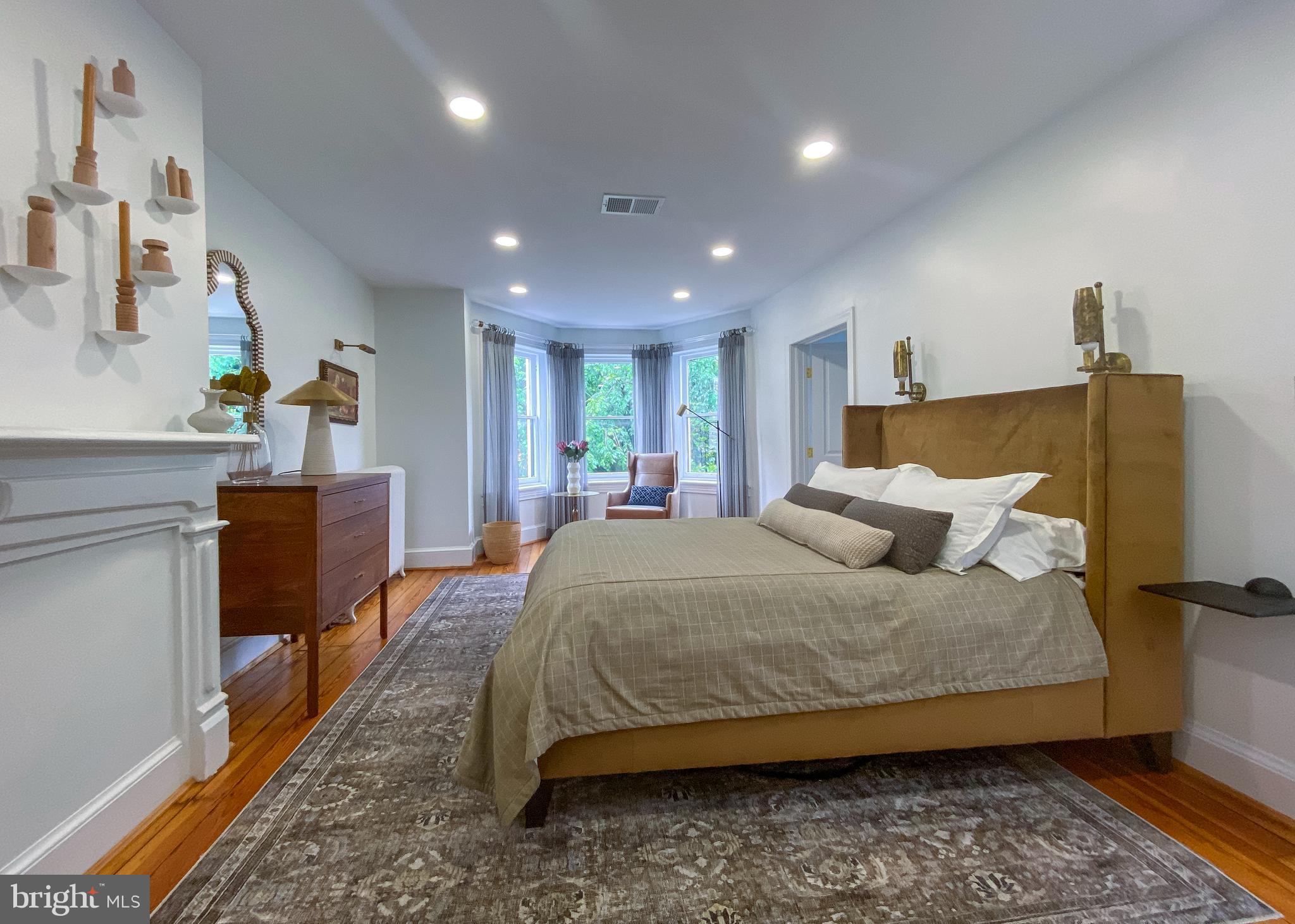 CAPITOL HILL - Residential