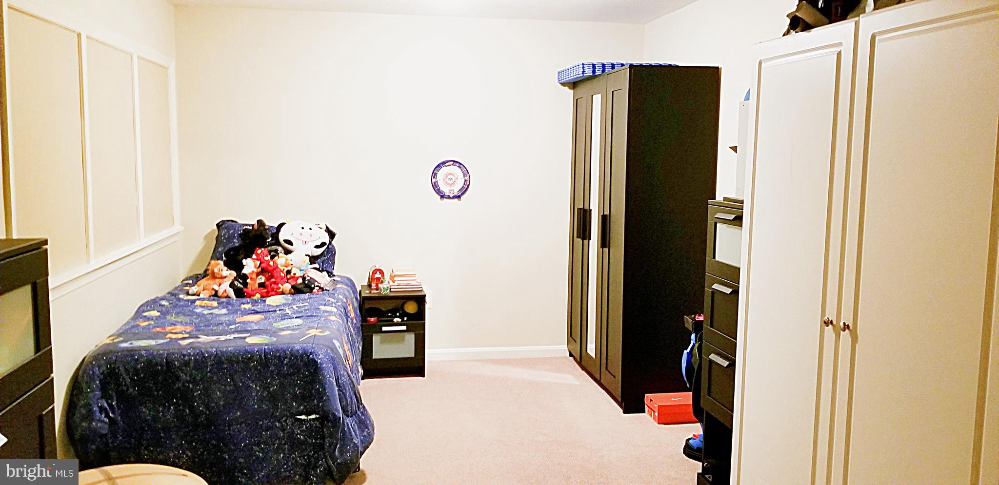 LANGLEY OAKS - Residential Lease