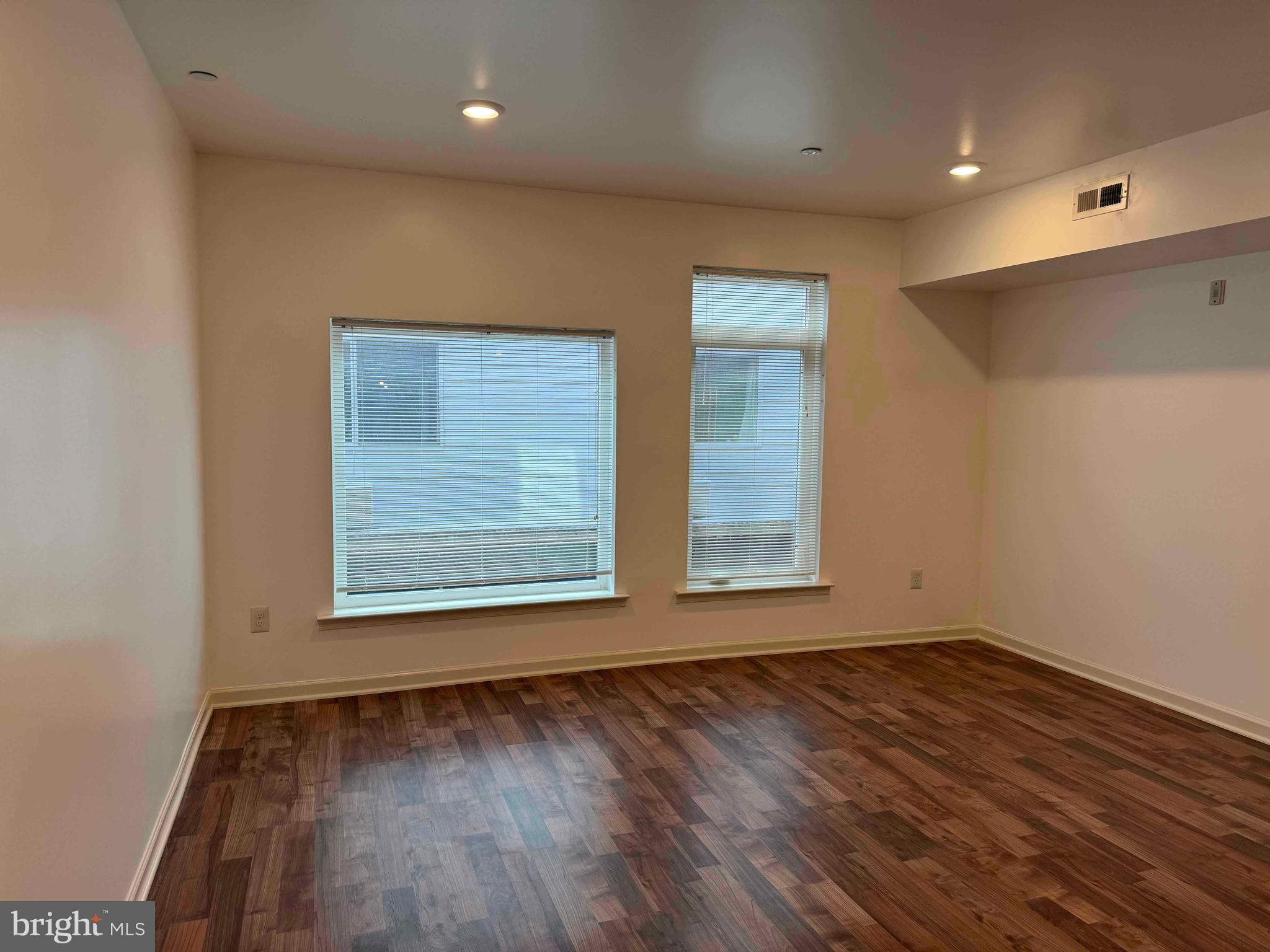 6619 RIDGE AVENUE 302