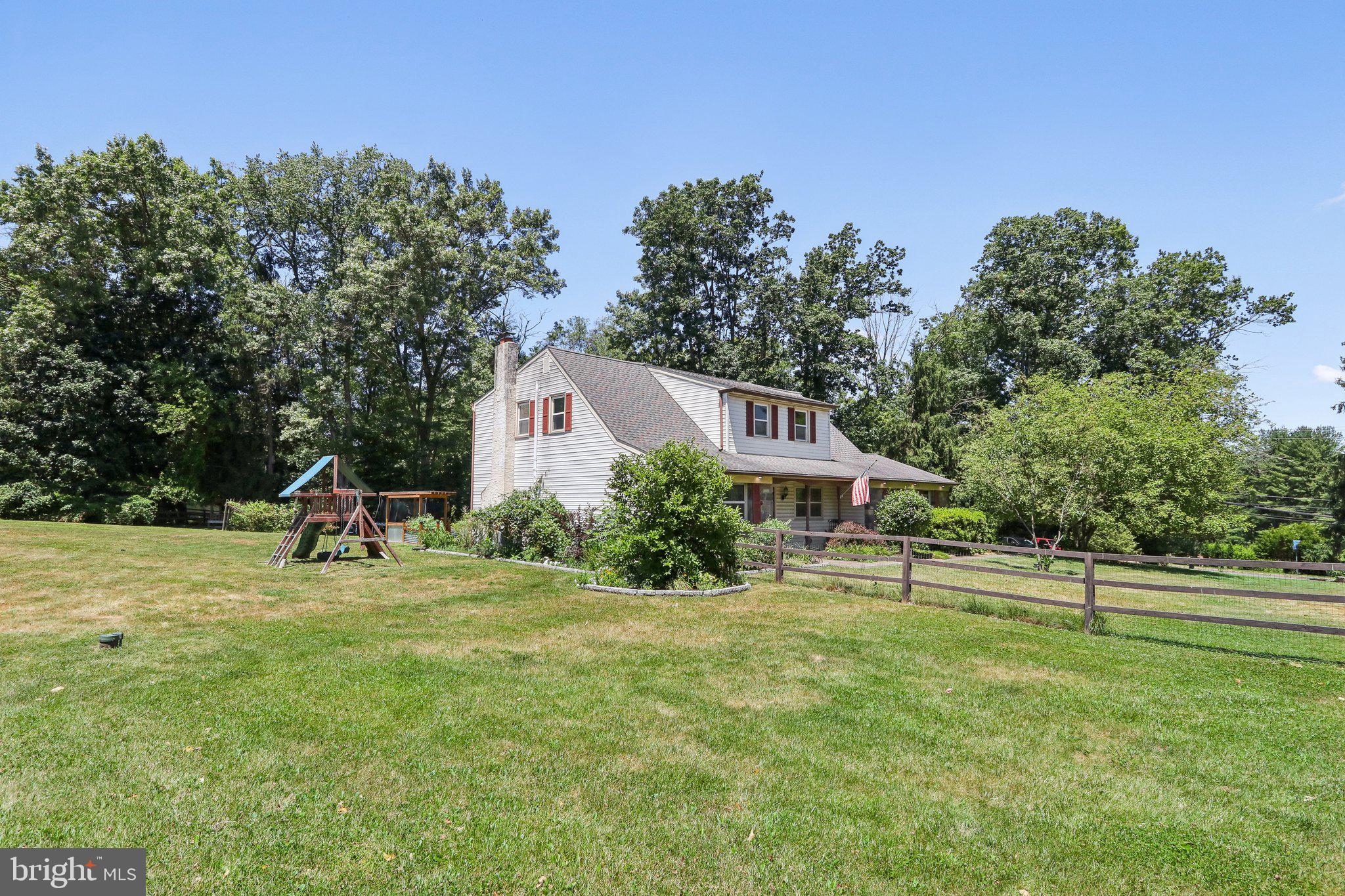 PEBBLE HILL ACRES - Residential