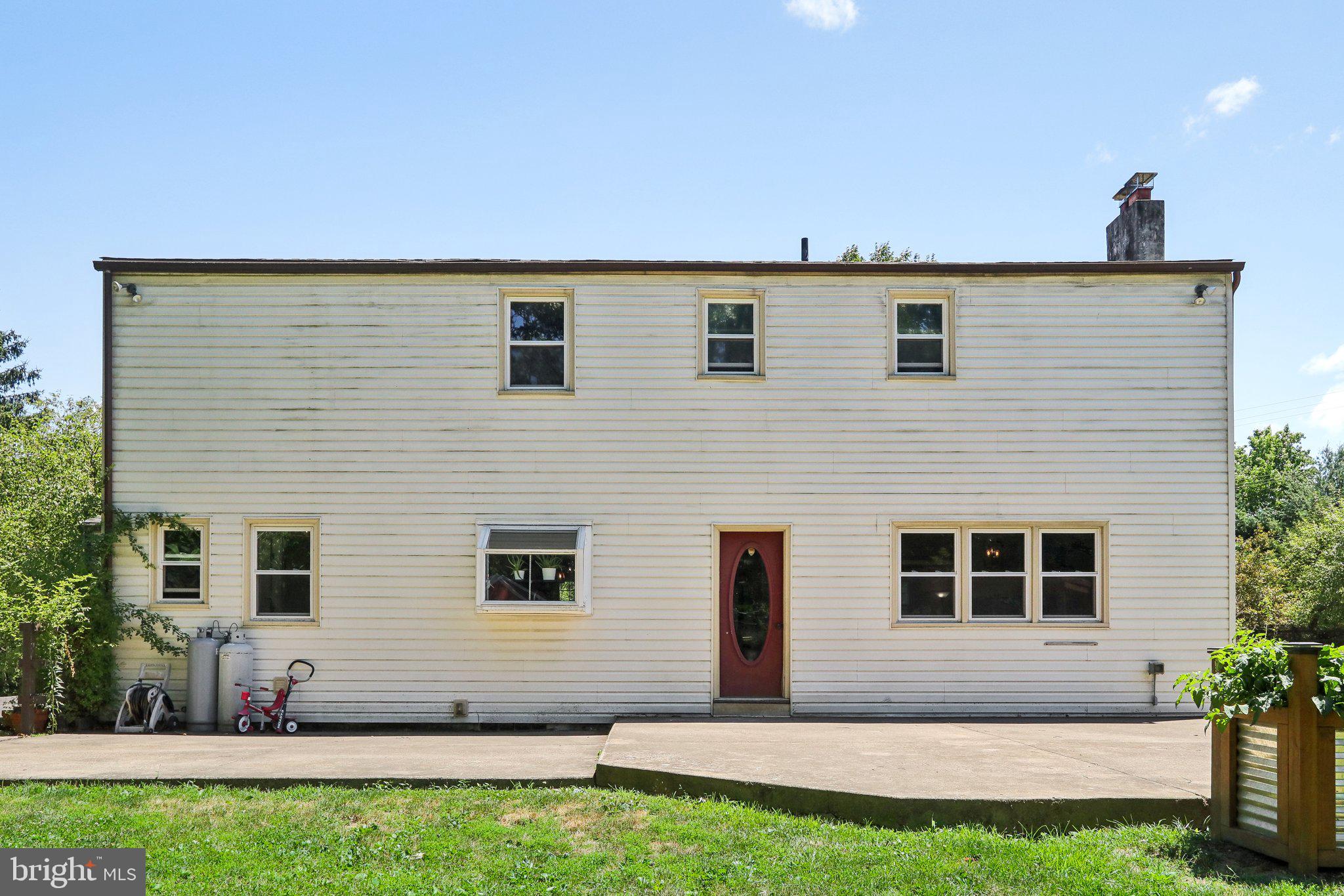 PEBBLE HILL ACRES - Residential