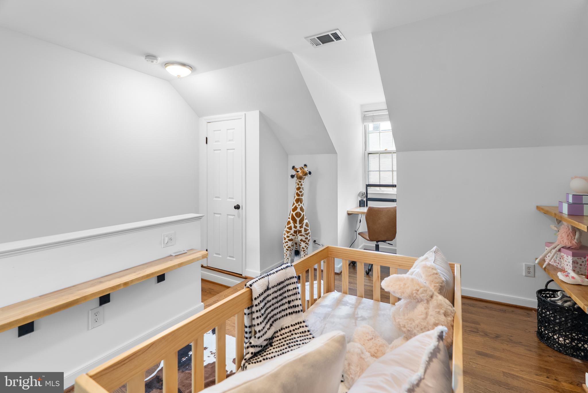ARCH HALL - Residential