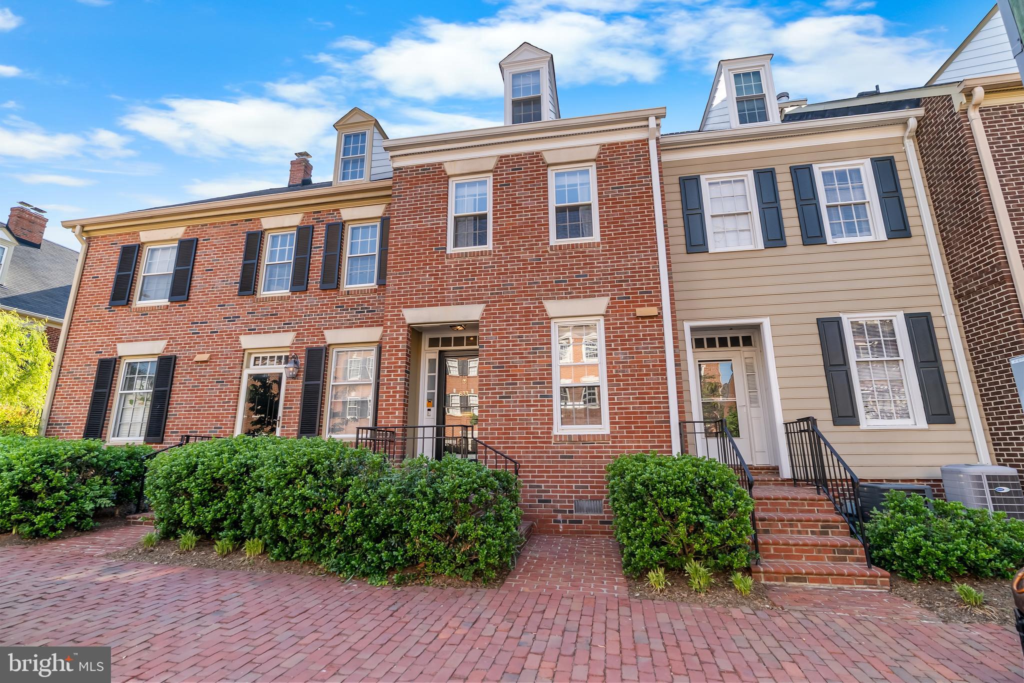 ARCH HALL - Residential