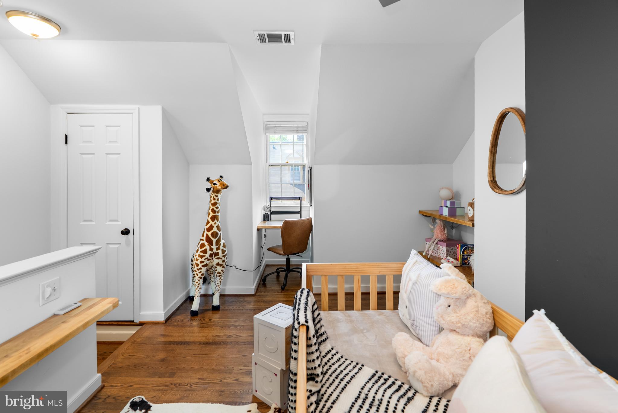 ARCH HALL - Residential