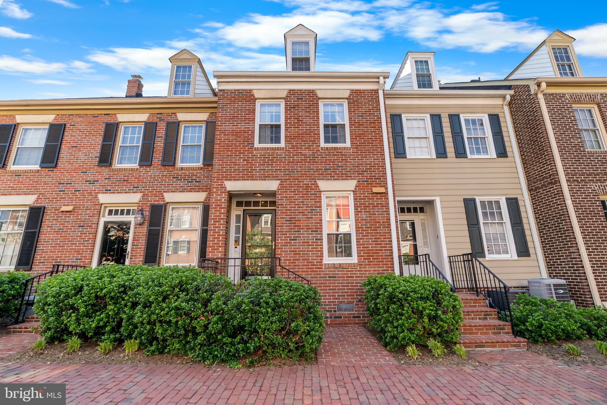 633 S COLUMBUS STREET