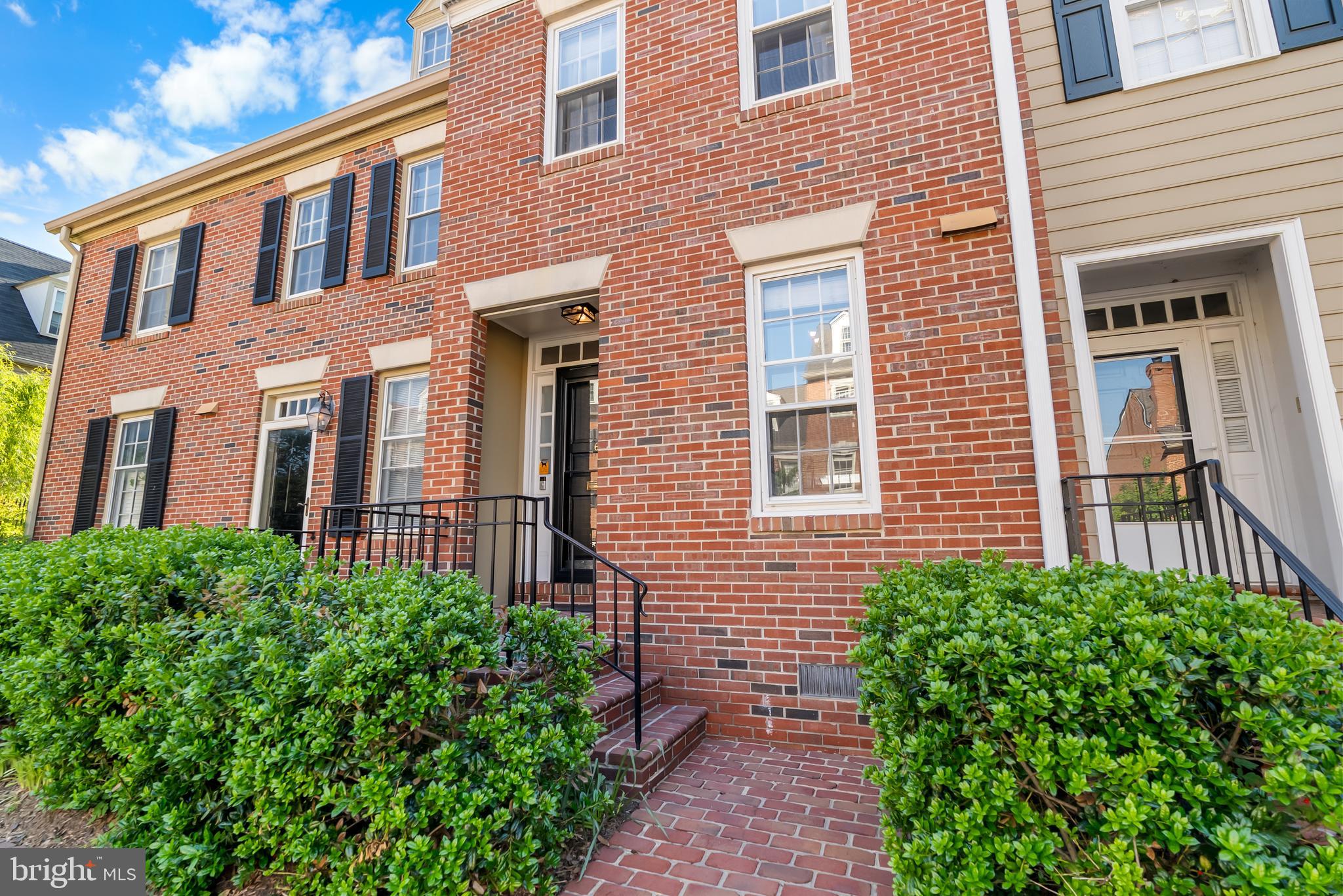 633 S COLUMBUS STREET