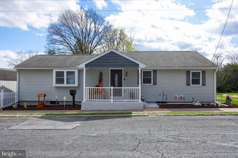 Photo of 264 Noble Street, LITITZ, PA 17543 (MLS # PALA2068432)