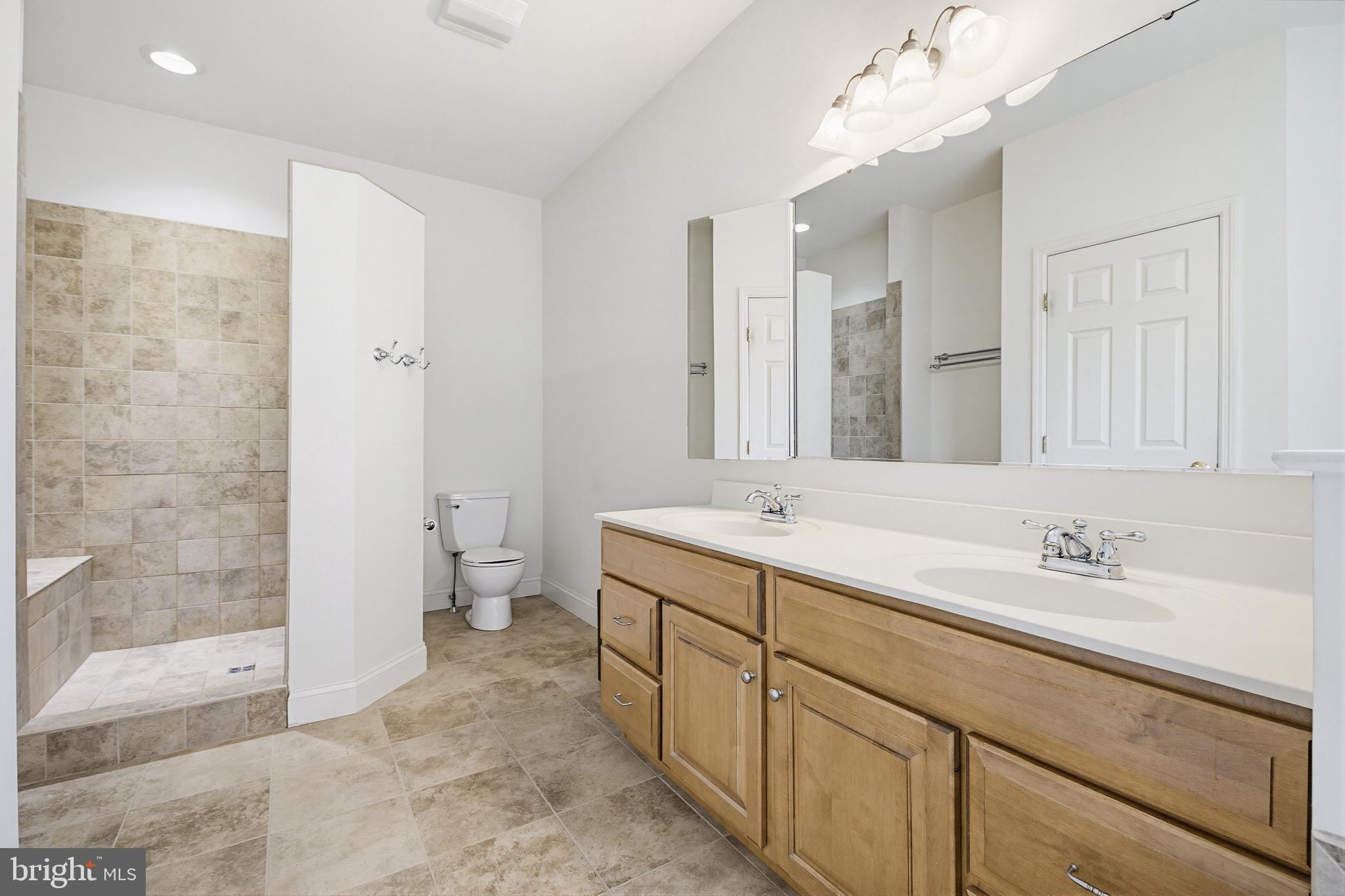 CRESTWOOD - Residential
