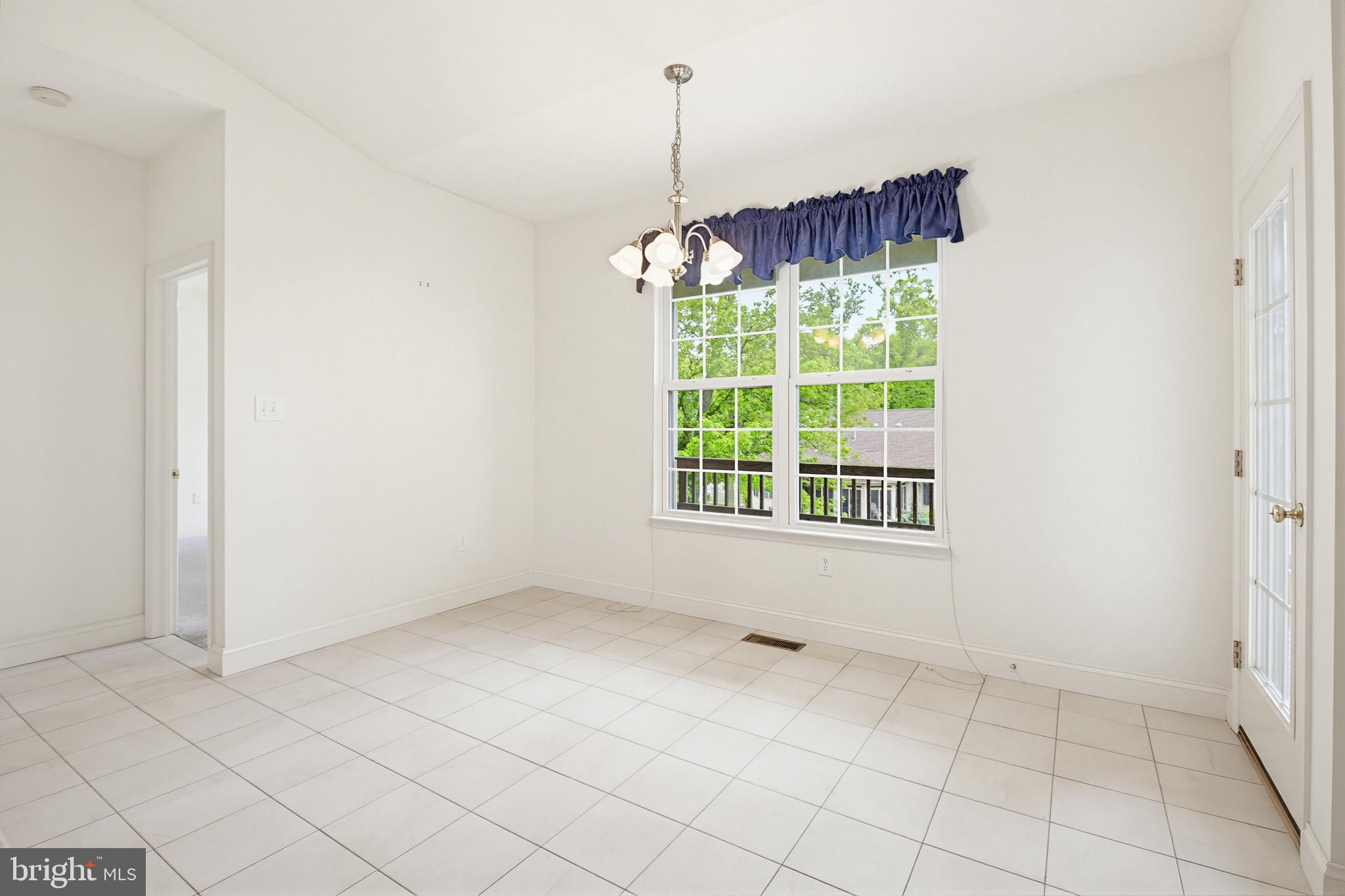 CRESTWOOD - Residential
