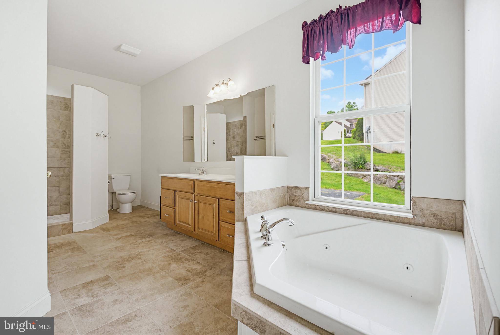 CRESTWOOD - Residential