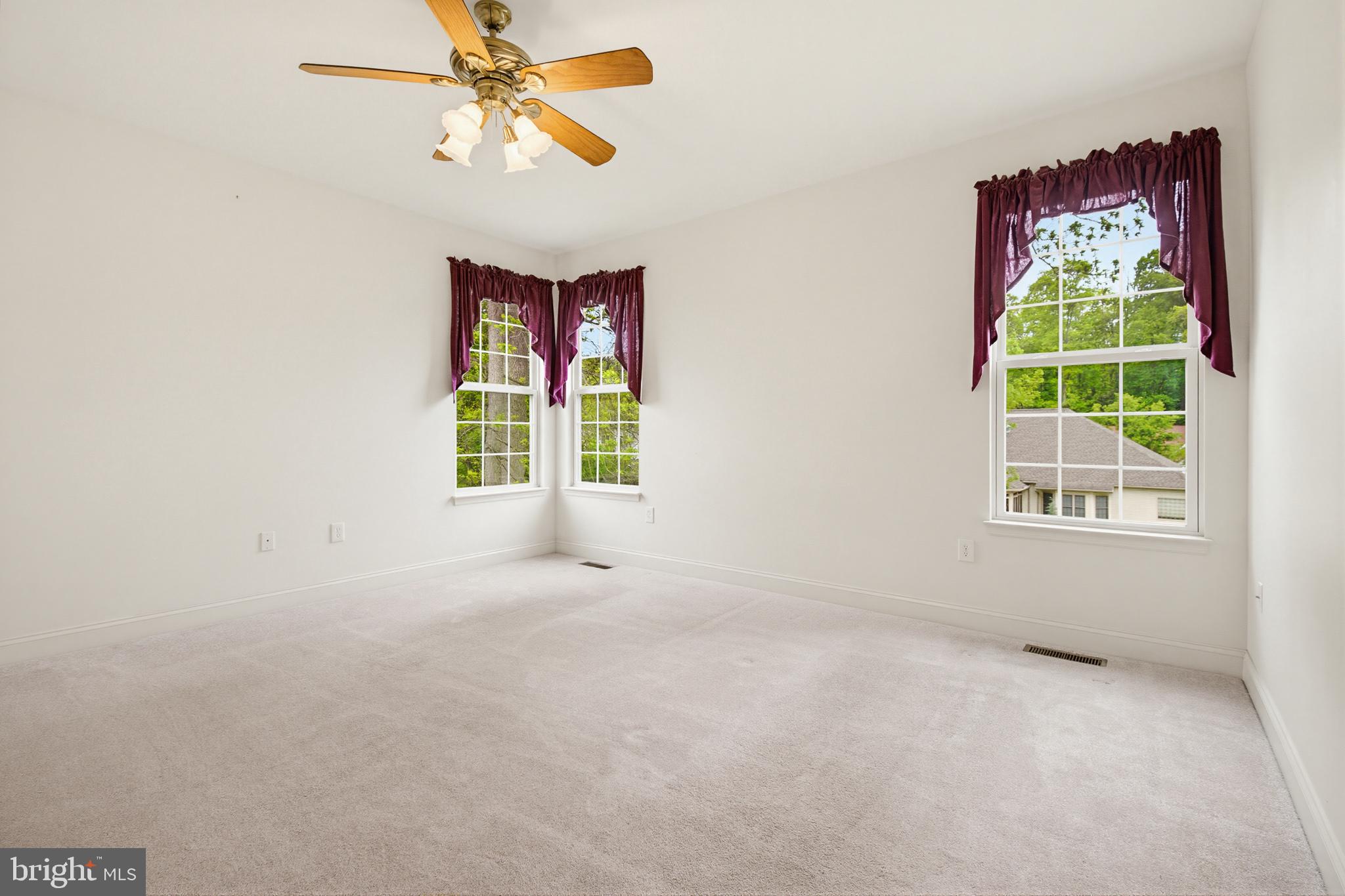 CRESTWOOD - Residential