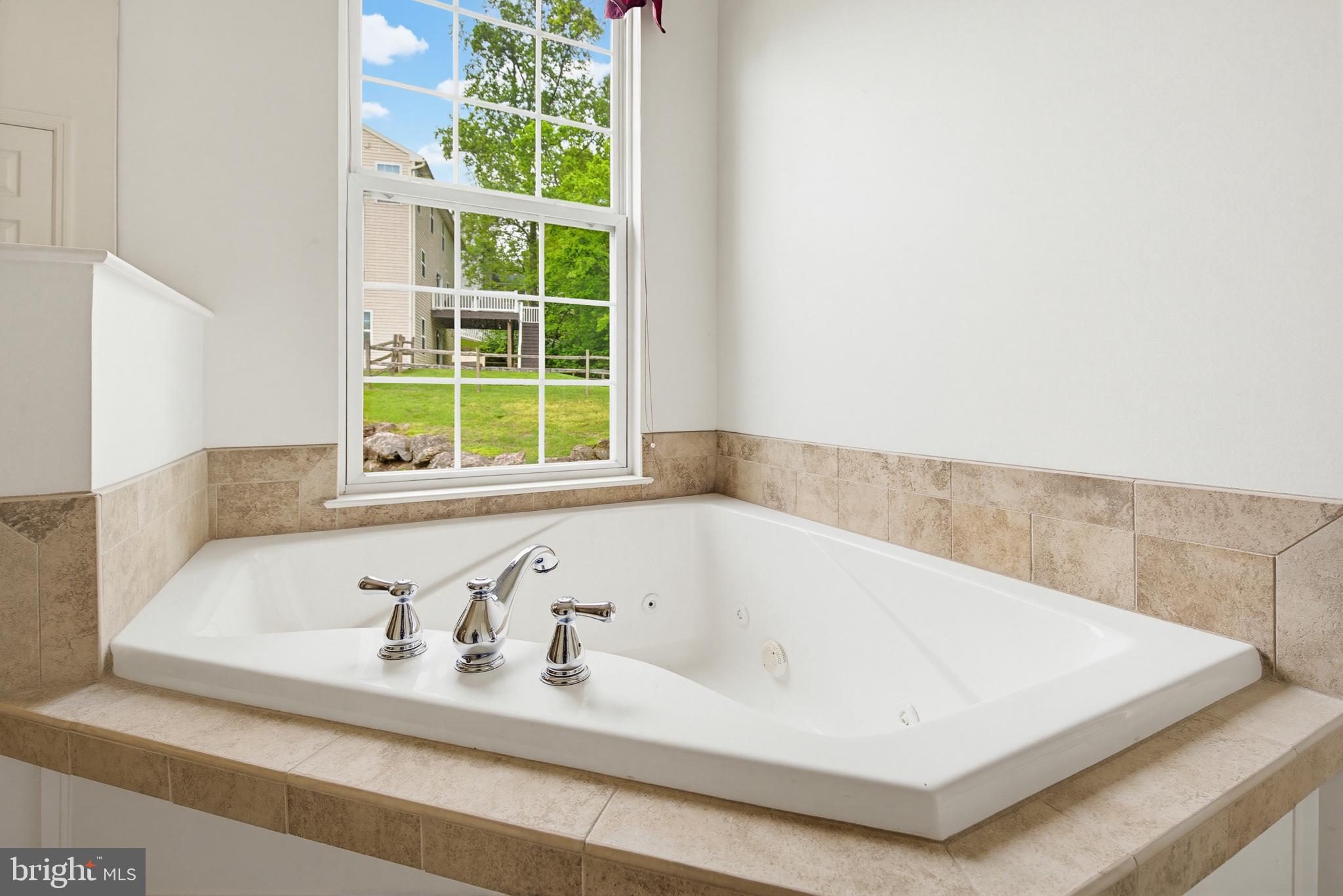CRESTWOOD - Residential