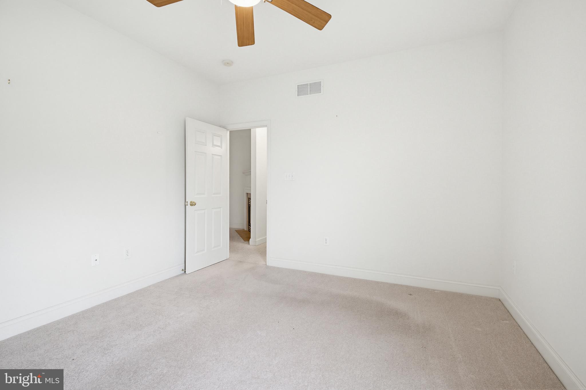 CRESTWOOD - Residential