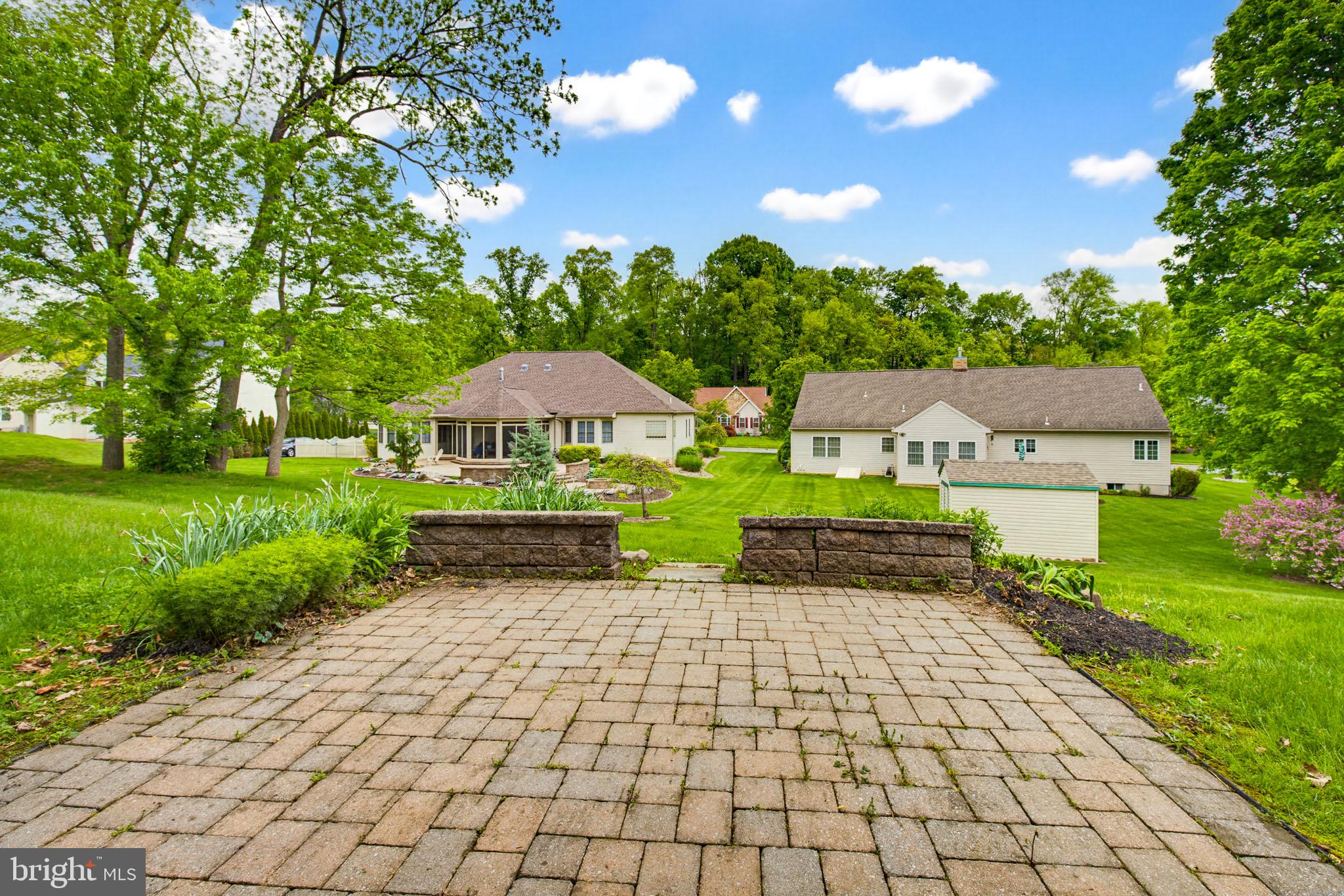 CRESTWOOD - Residential
