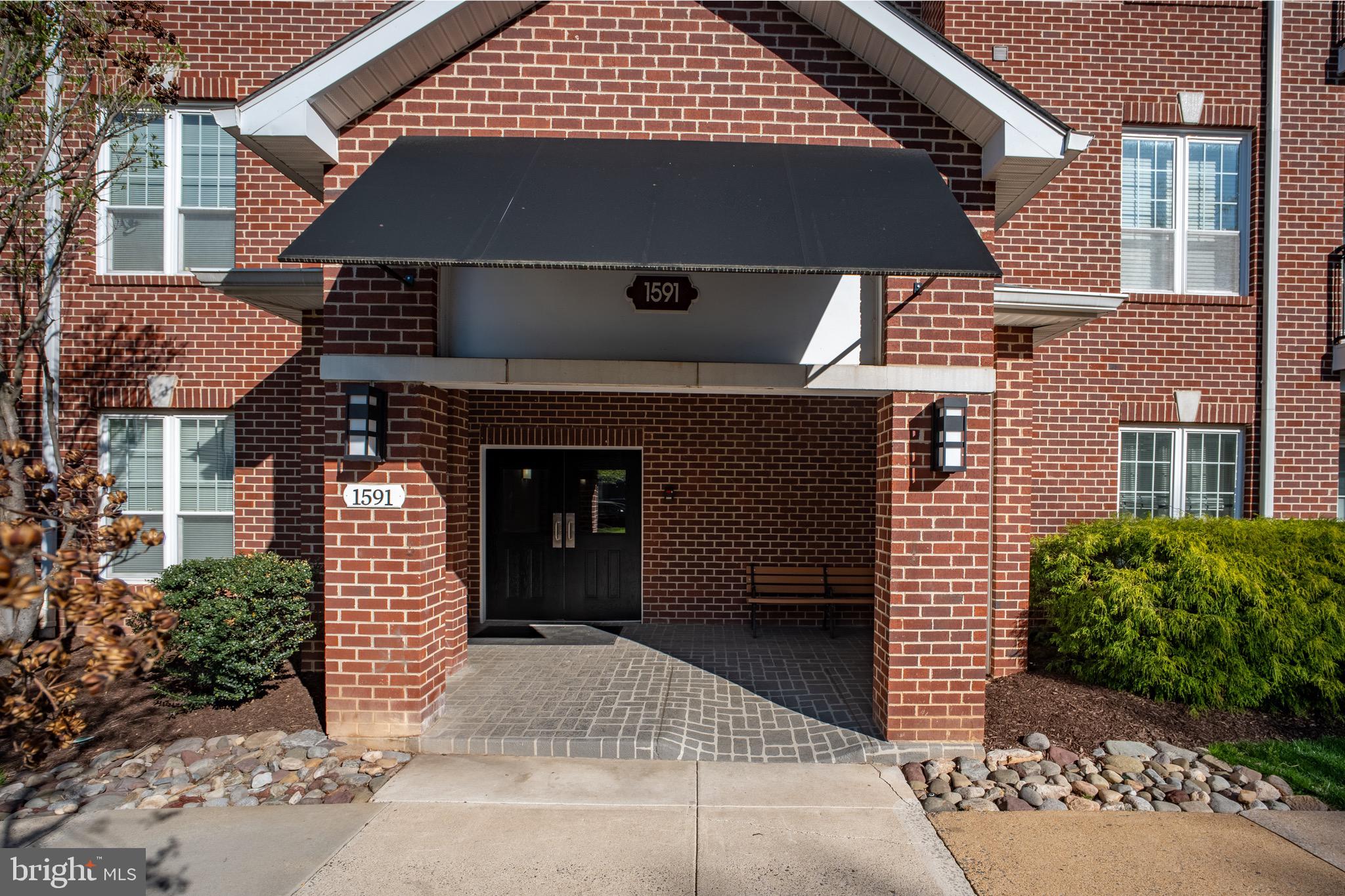 GATES OF MCLEAN - Residential