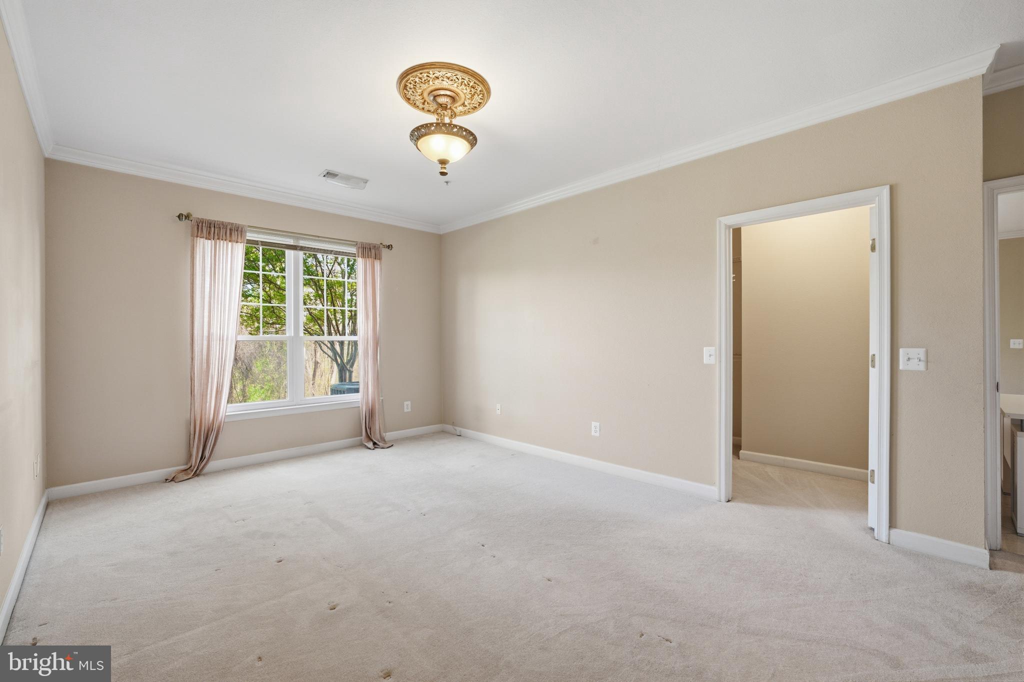 GATES OF MCLEAN - Residential