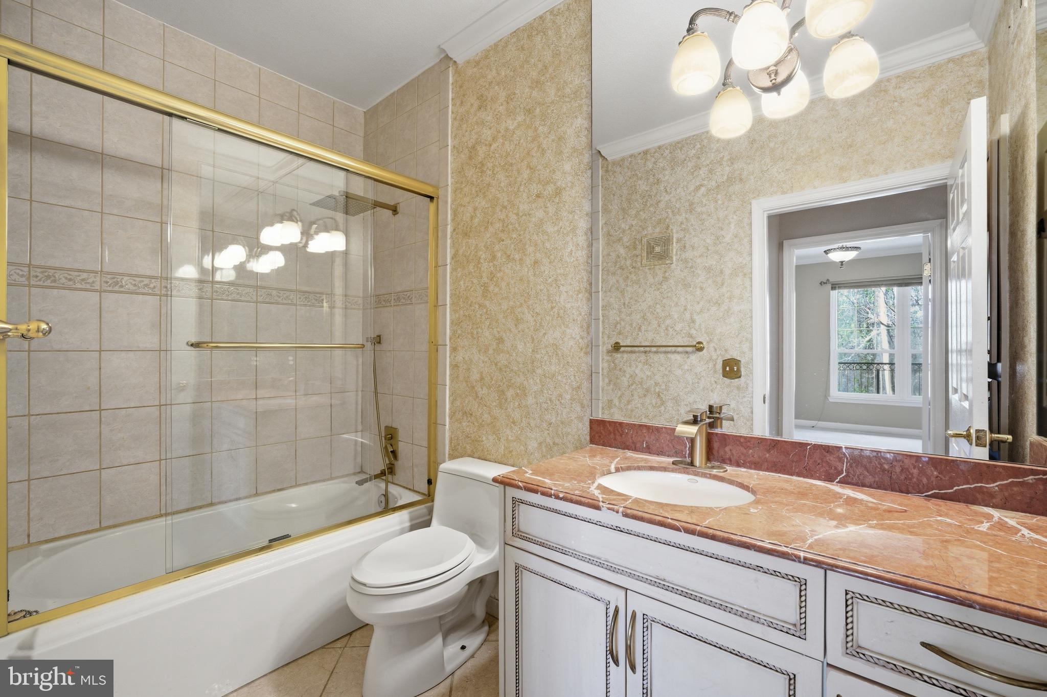 GATES OF MCLEAN - Residential