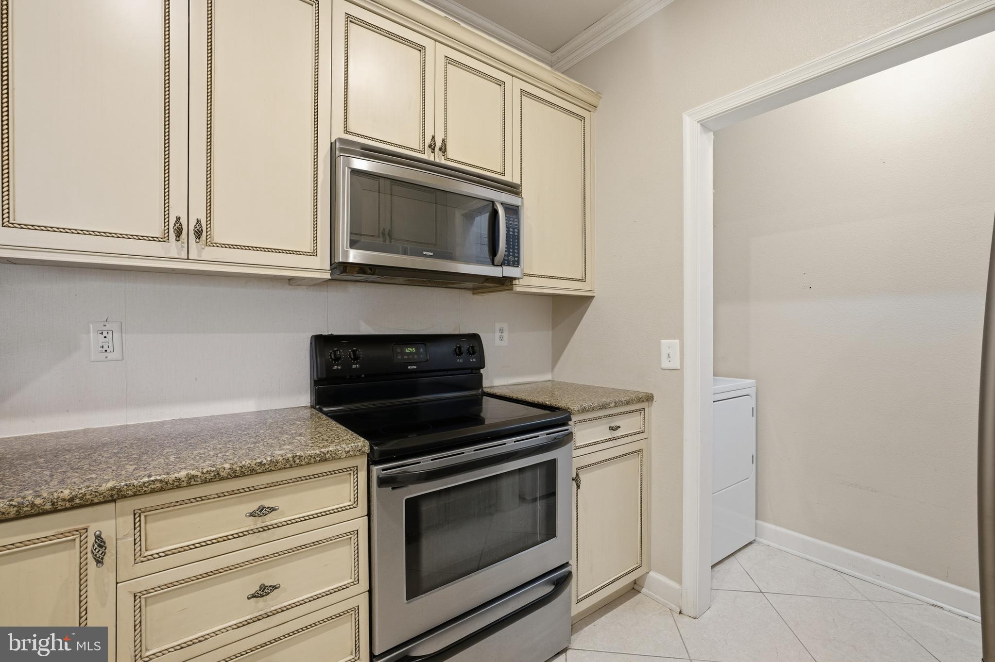 GATES OF MCLEAN - Residential