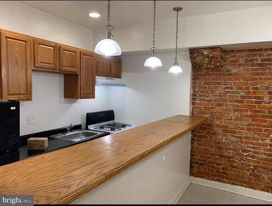 Modern 1-Bedroom Apartment in Vibrant West Philadelphia – Vouchers Accepted! Welcome to your new home at 5331 Market Street, perfectly situated in the heart of West Philadelphia. This beautifully updated 1-bedroom, 1-bathroom apartment offers comfort, convenience, and style—designed for everyday living with thoughtful details throughout. Location Highlights- Steps away from public transportation (Market-Frankford Line, buses & trolleys). Minutes to University City, Center City, and major hospitals. Close to shopping, groceries, dining, and neighborhood parks. Easy access to major highways and commuter routes
Additional Details - Vouchers and Section 8 are welcome. Professionally managed with responsive maintenance. Quiet, well-maintained building. Please reach out for more information or to schedule a showing.