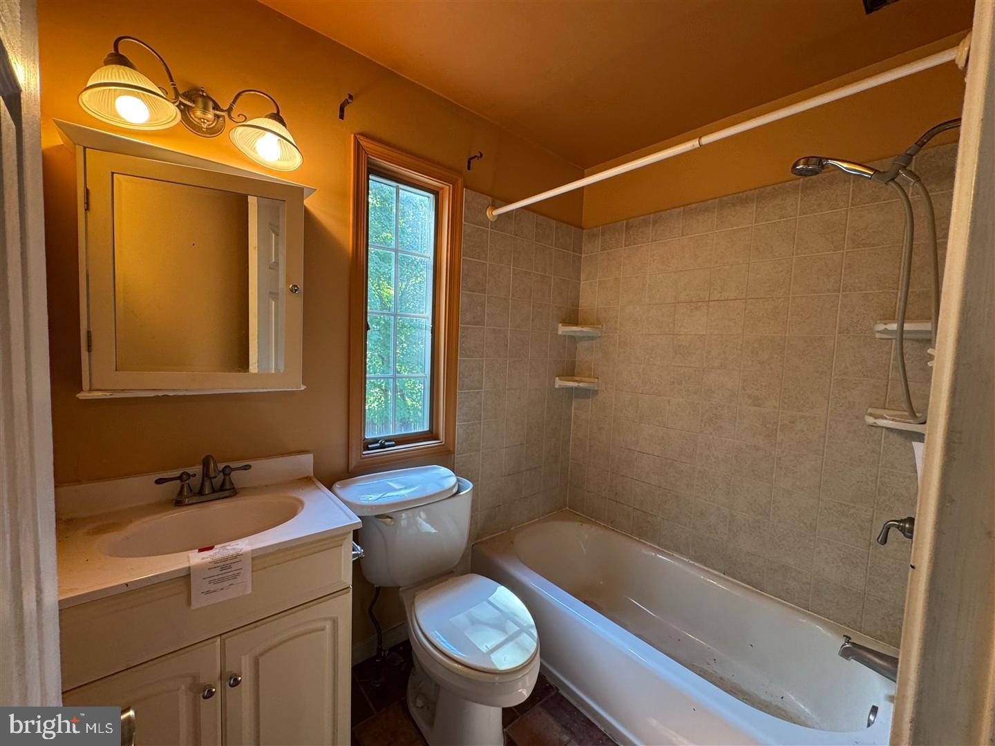 CENTER SQ GREEN - Residential