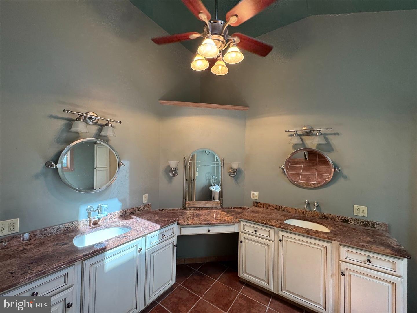 CENTER SQ GREEN - Residential