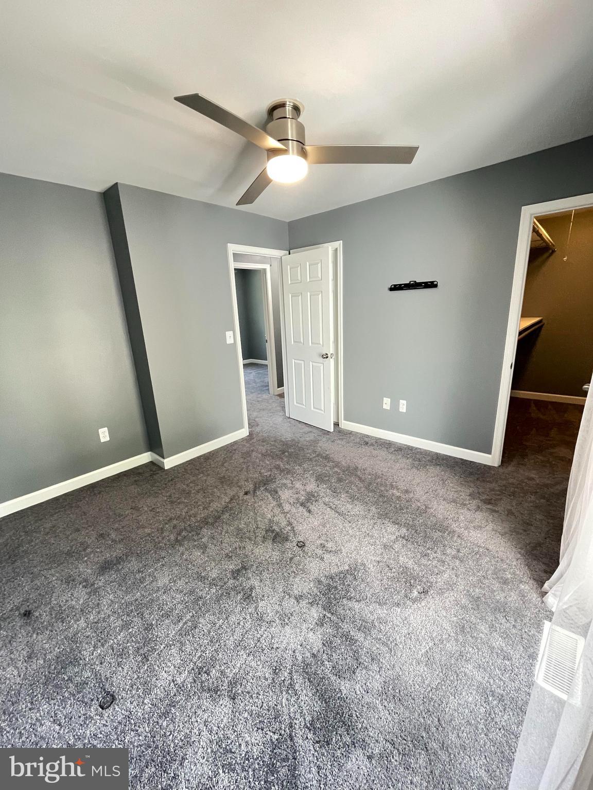 WOODLAND BEACH - Residential