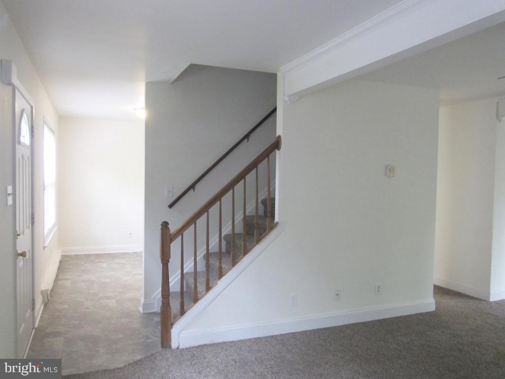 STONEYBROOKE - Residential