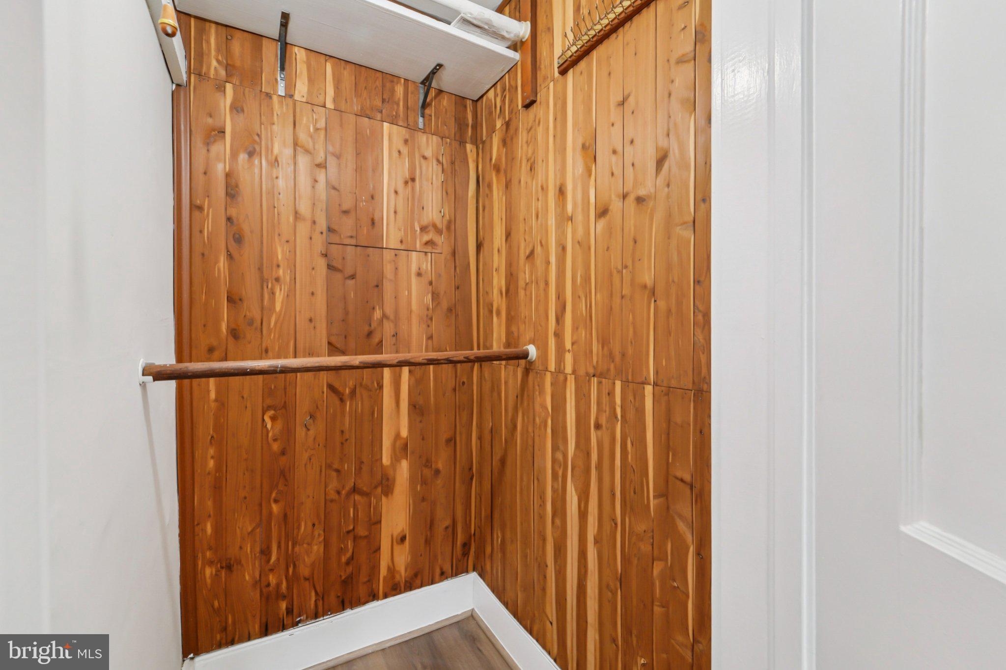 GWYNN LAKE PARK - Residential