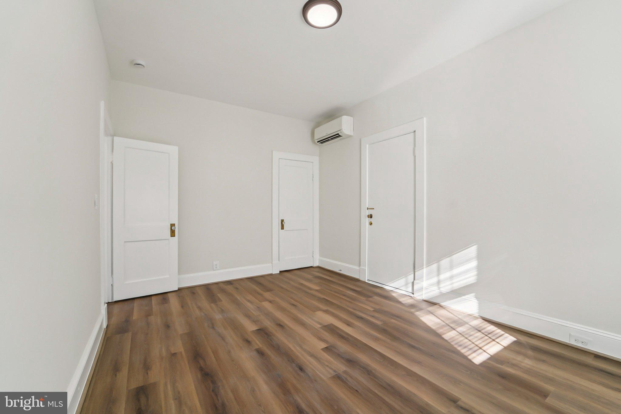 GWYNN LAKE PARK - Residential