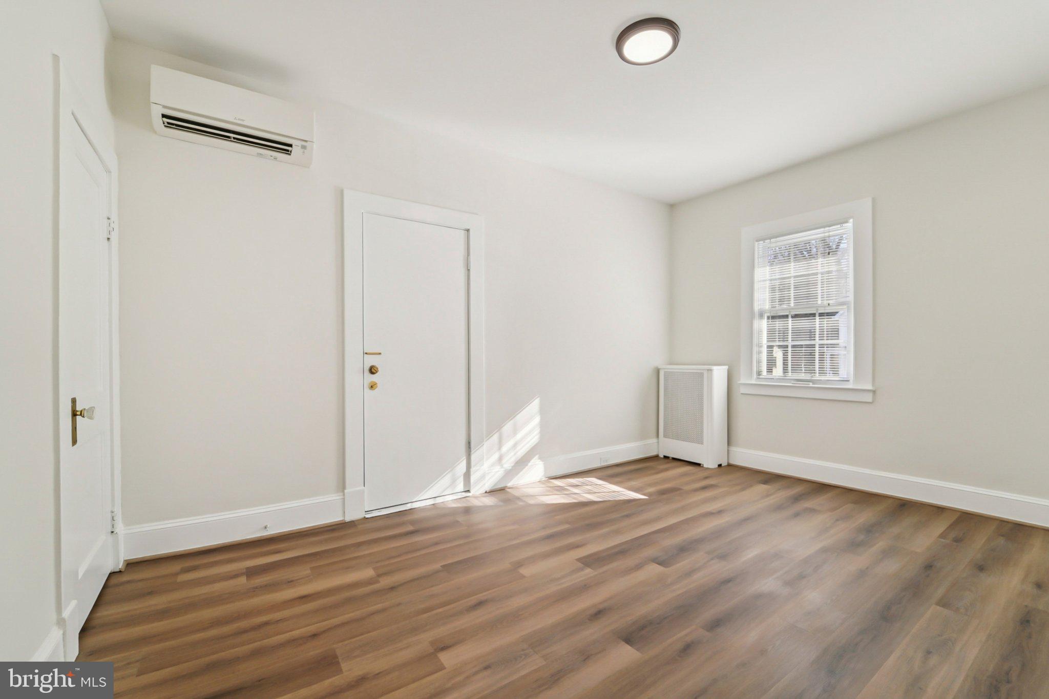 GWYNN LAKE PARK - Residential