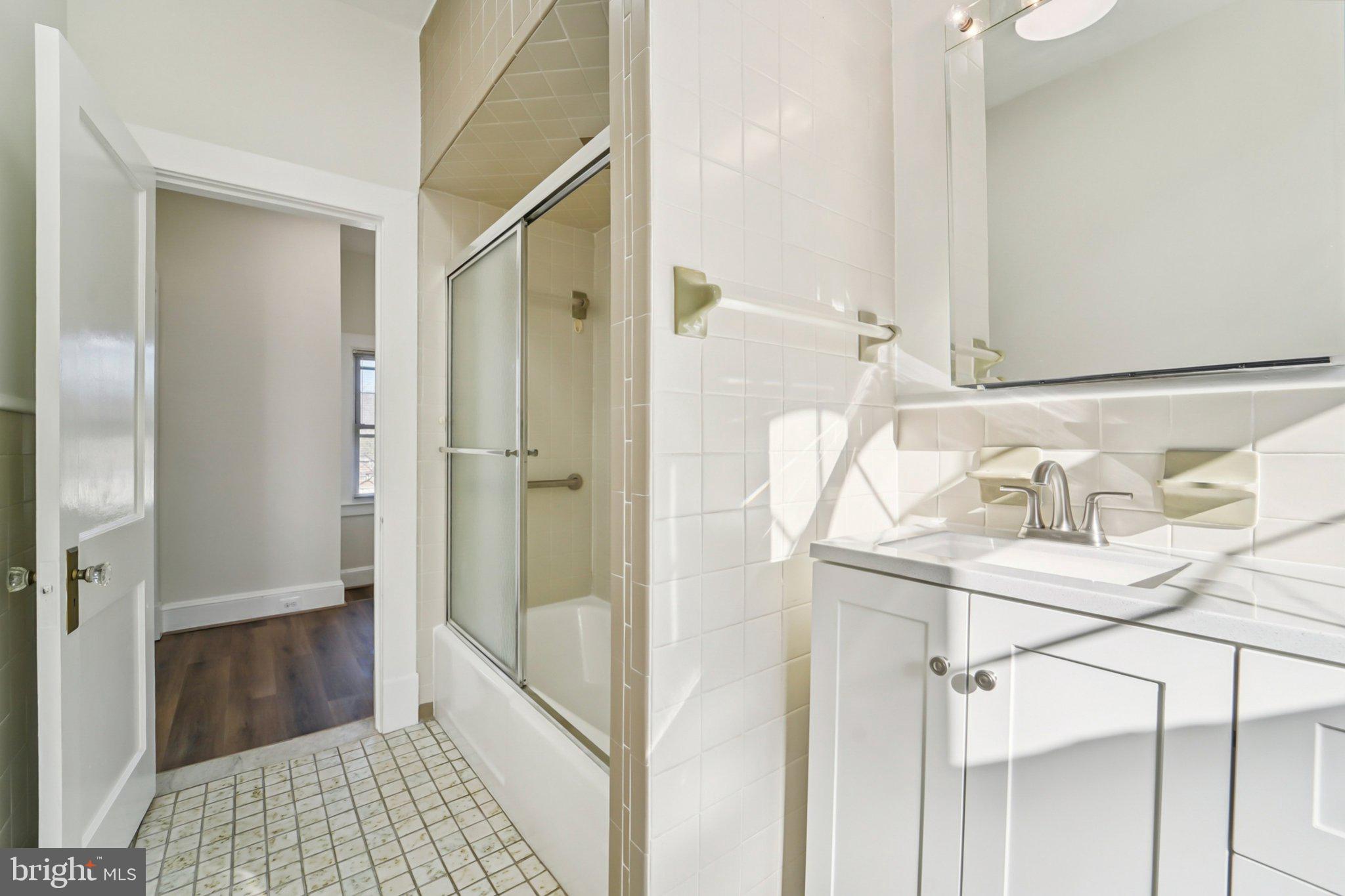 GWYNN LAKE PARK - Residential