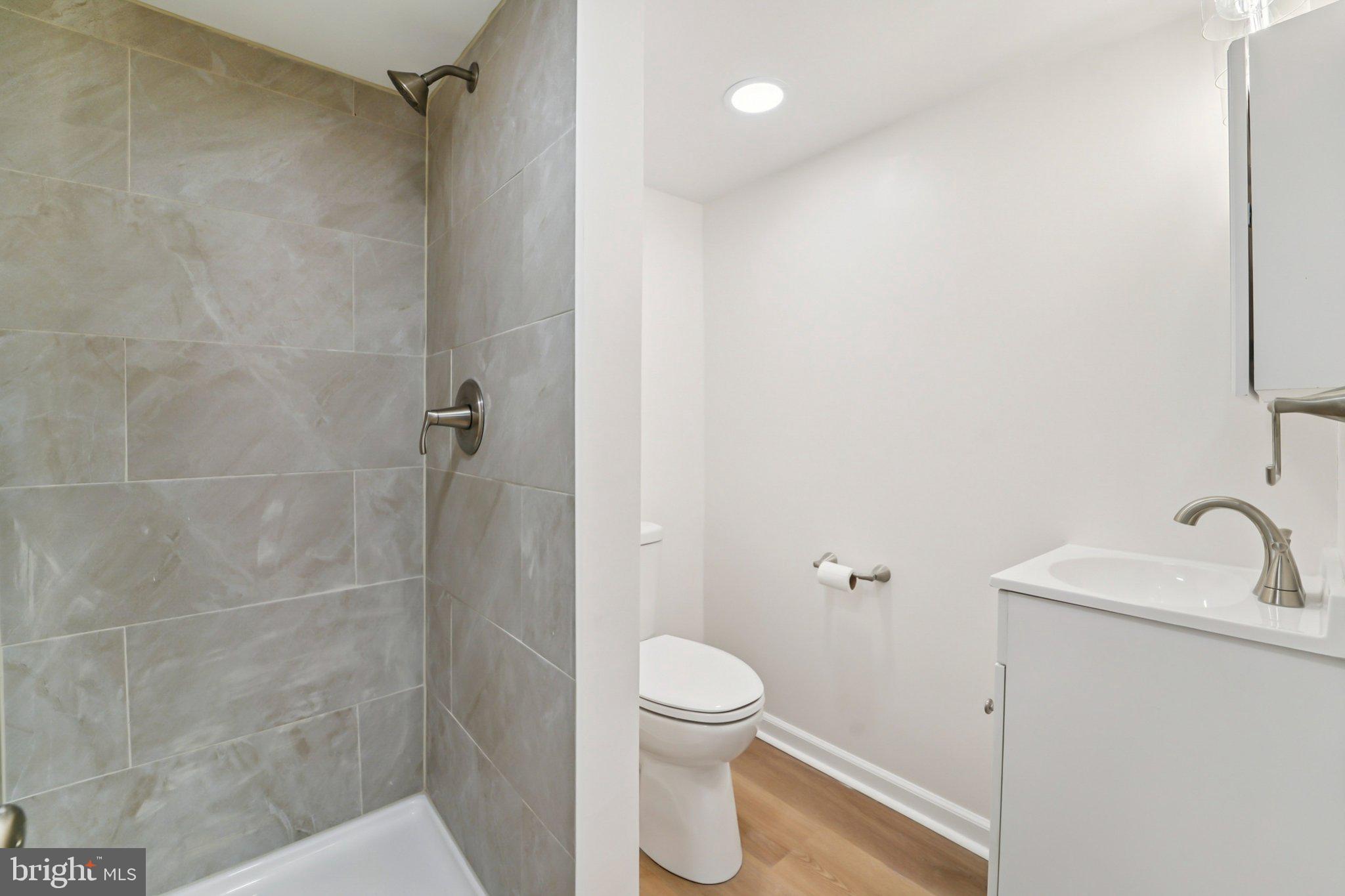 GWYNN LAKE PARK - Residential