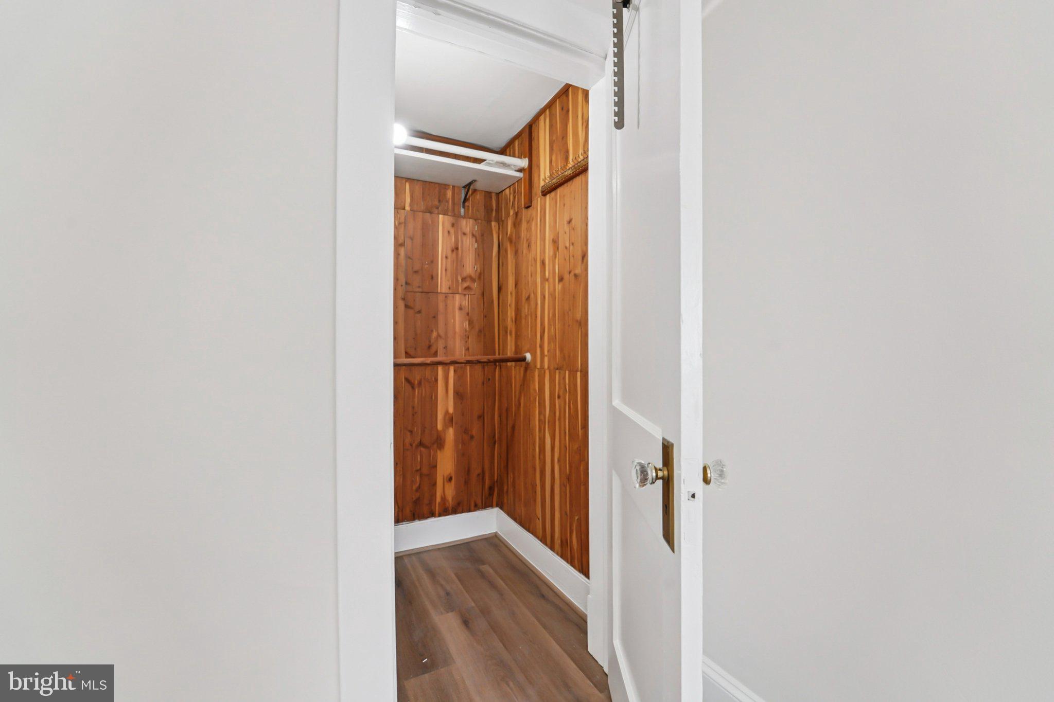 GWYNN LAKE PARK - Residential