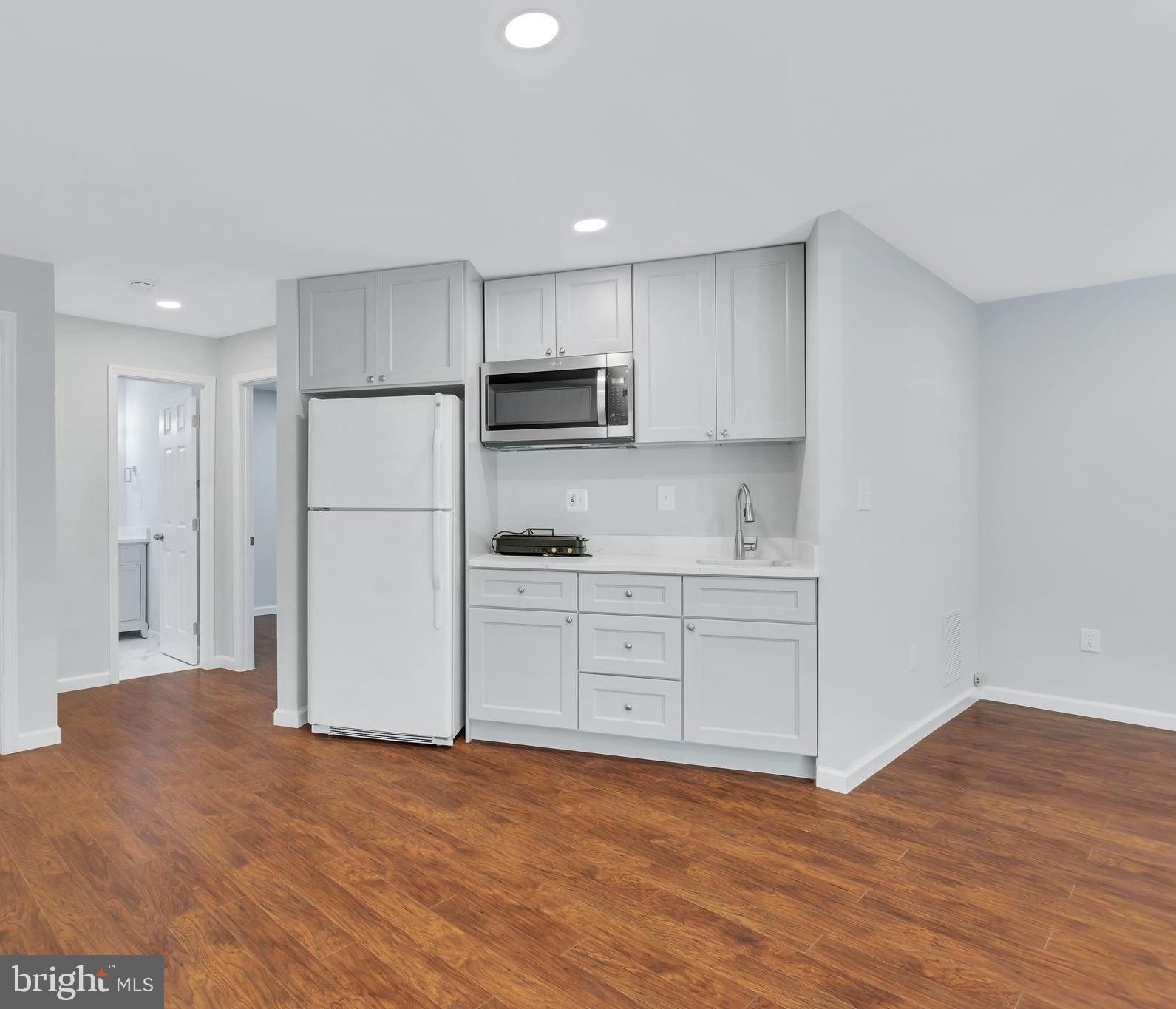 GREENTREE VILLAGE - Residential Lease