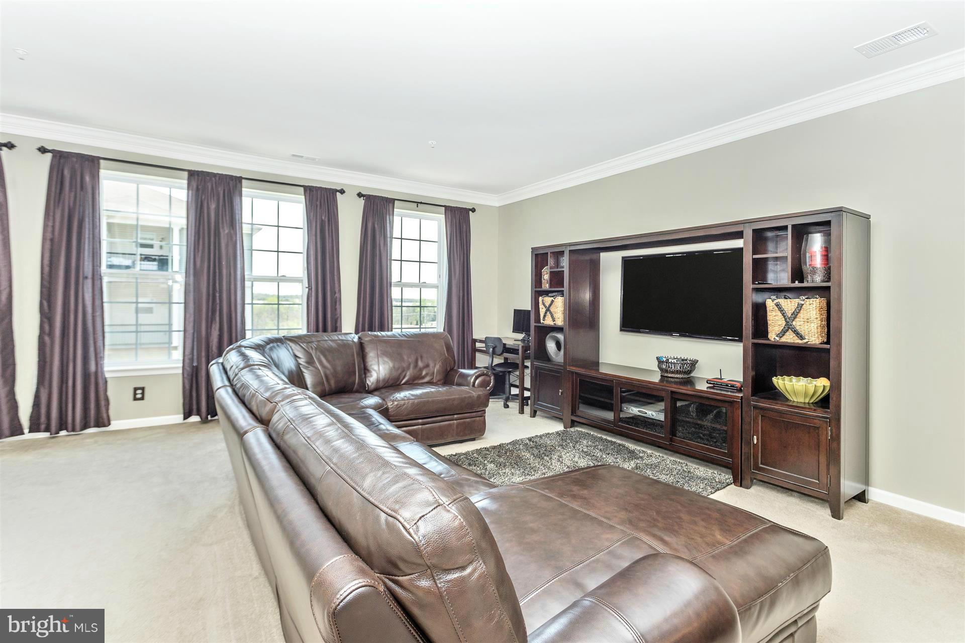 MISSION PLACE - Residential