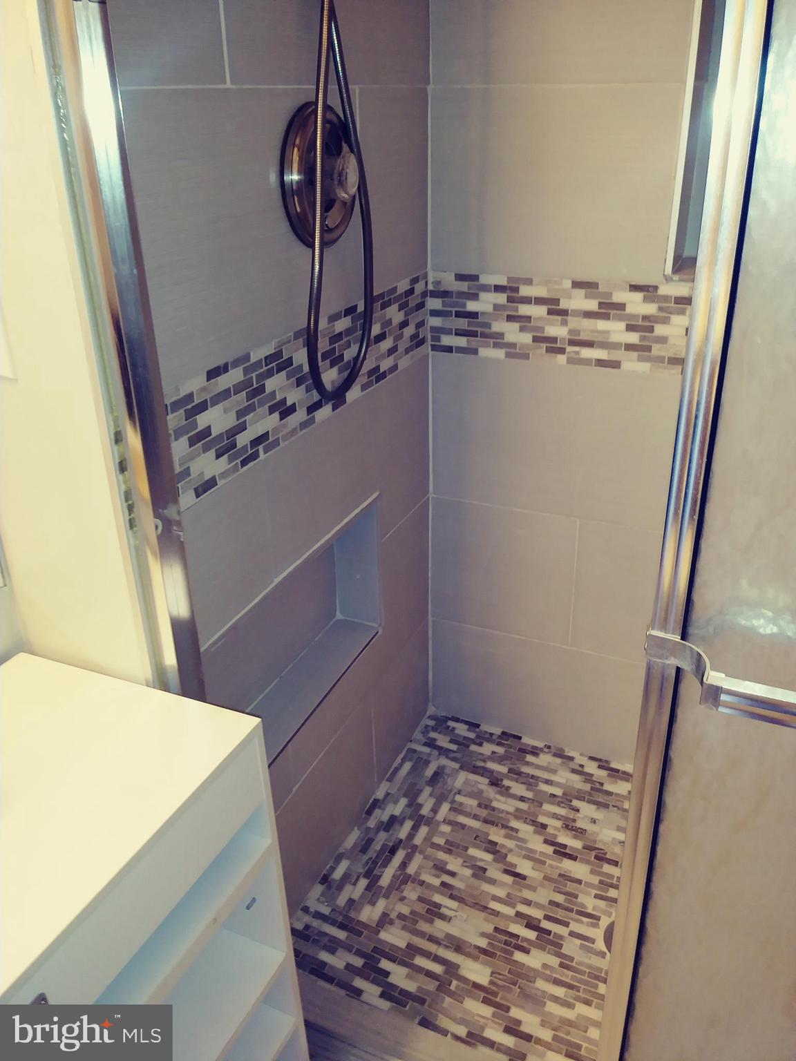 GLEN OAKS - Residential