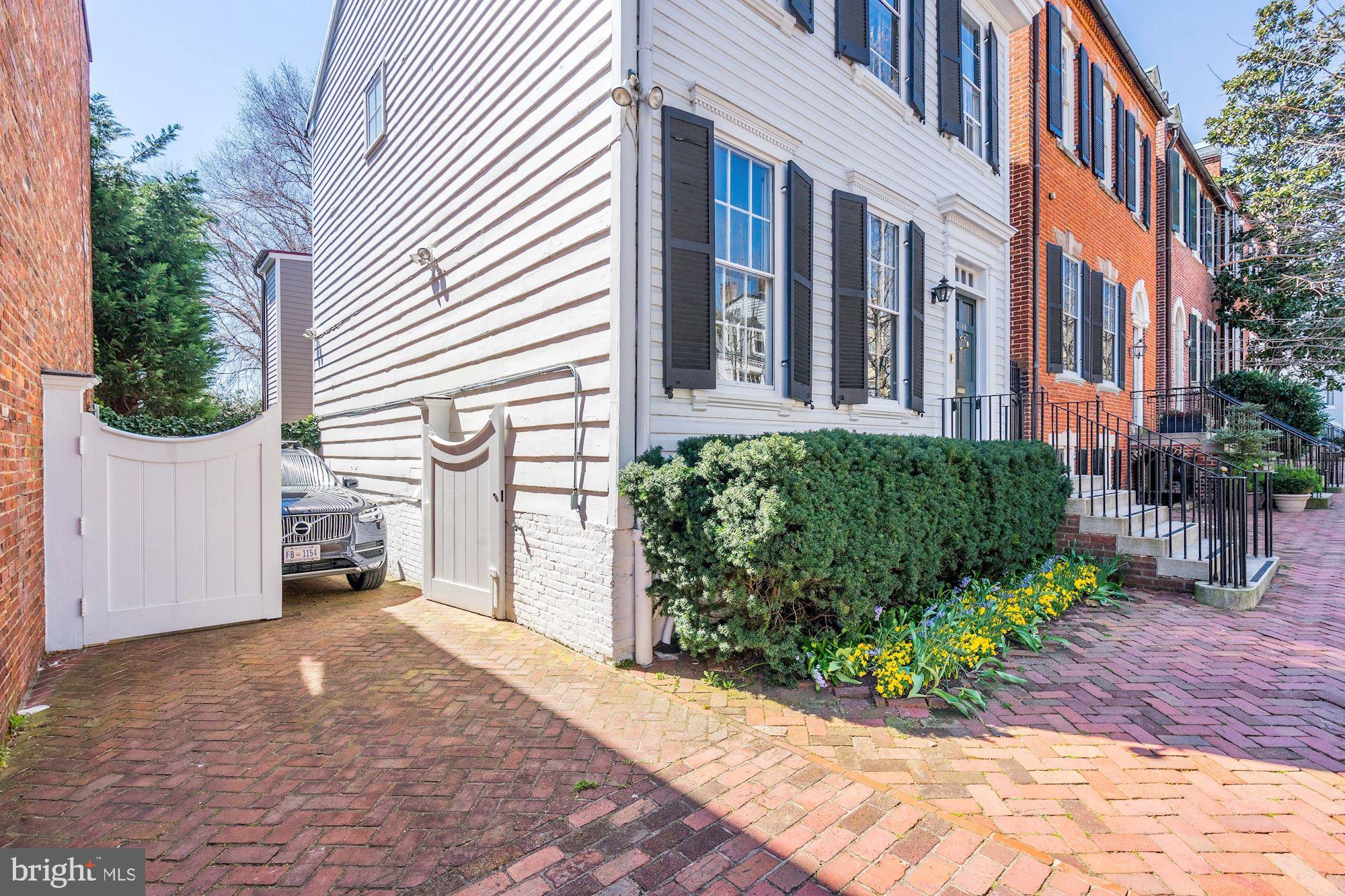 GEORGETOWN - Residential