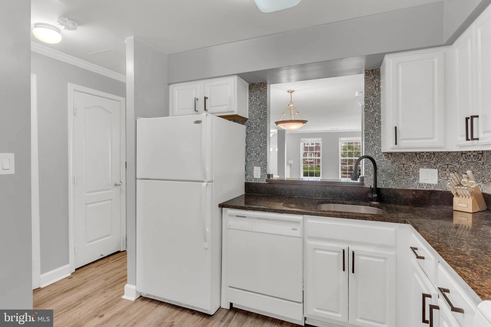 MONTGOMERY CHASE - Residential Lease