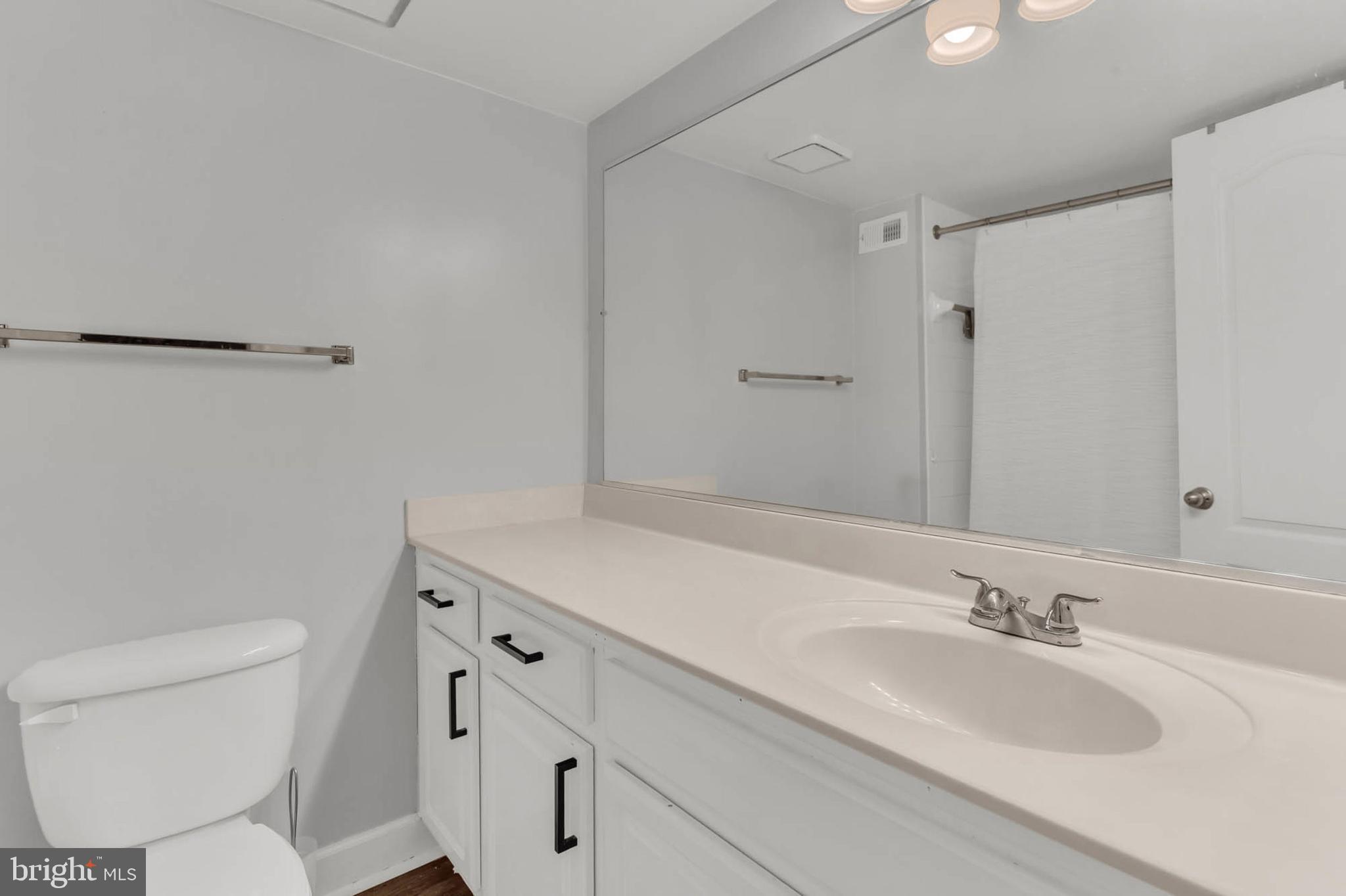 MONTGOMERY CHASE - Residential Lease