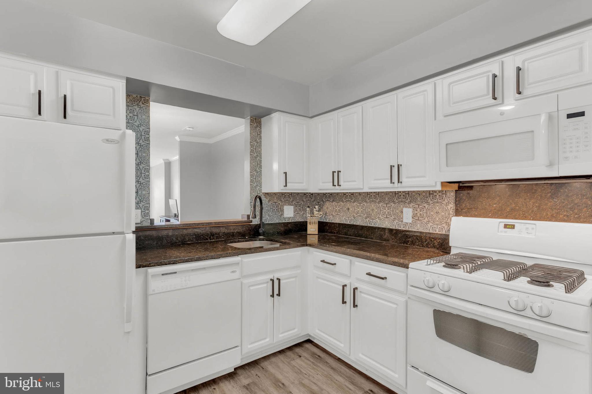 MONTGOMERY CHASE - Residential Lease