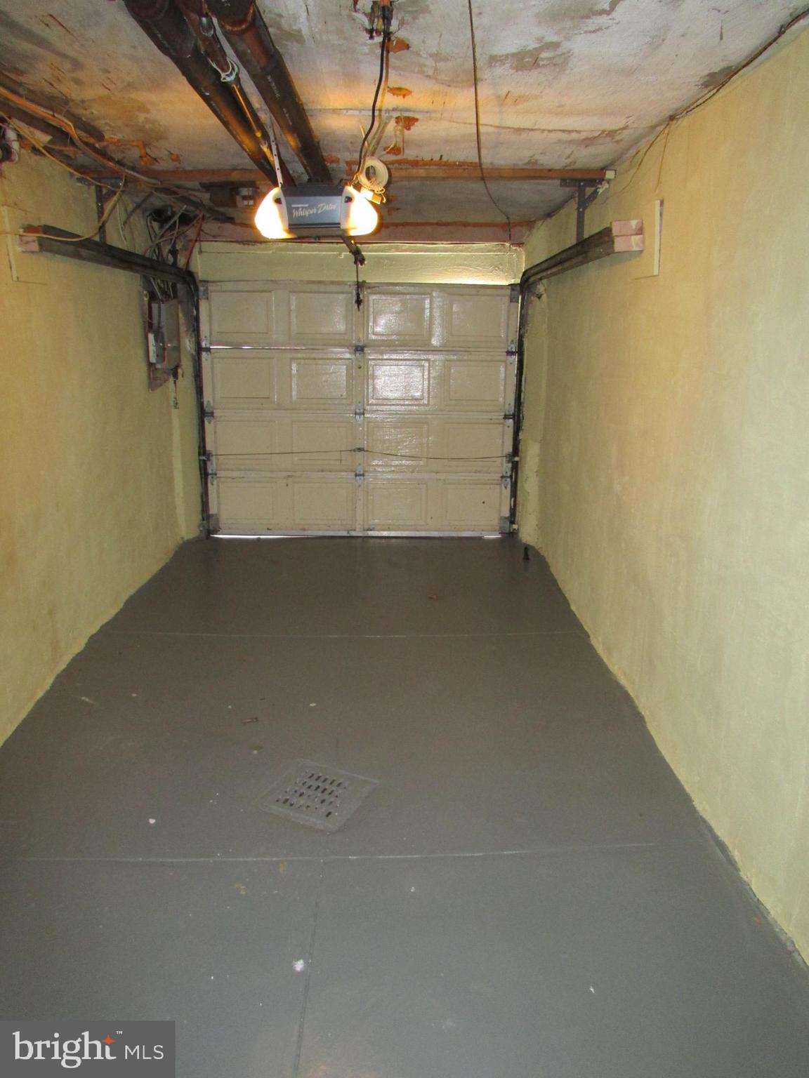 LAWNCREST - Residential